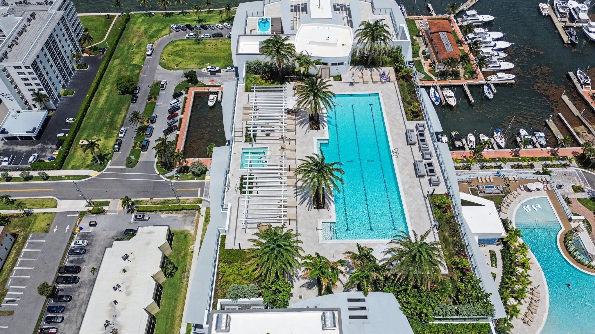 Nautilus 220 Condominium - Residential