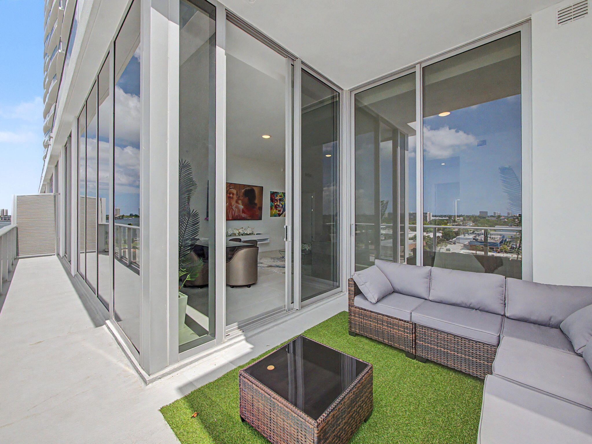 Nautilus 220 Condominium - Residential
