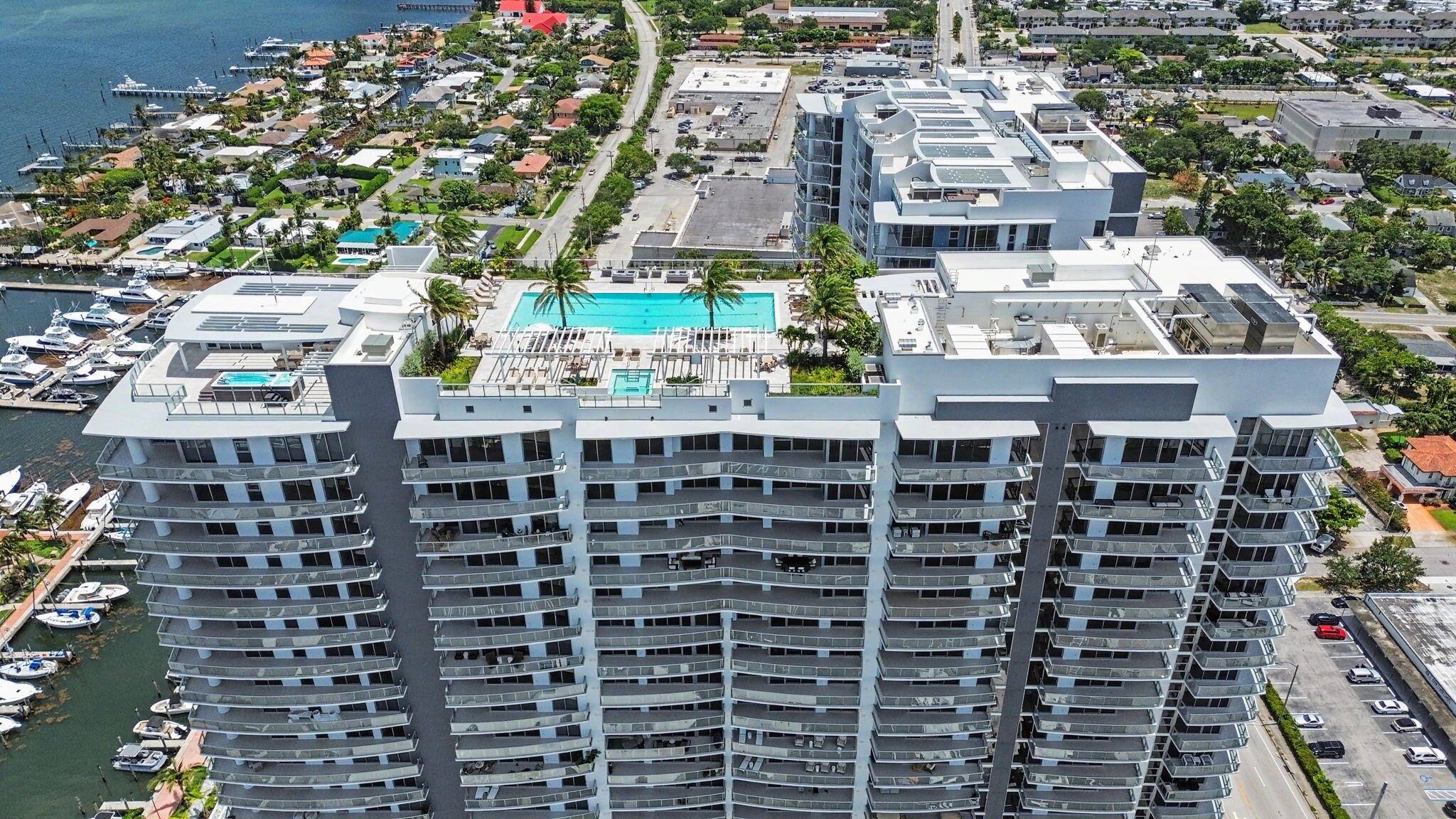 Nautilus 220 Condominium - Residential