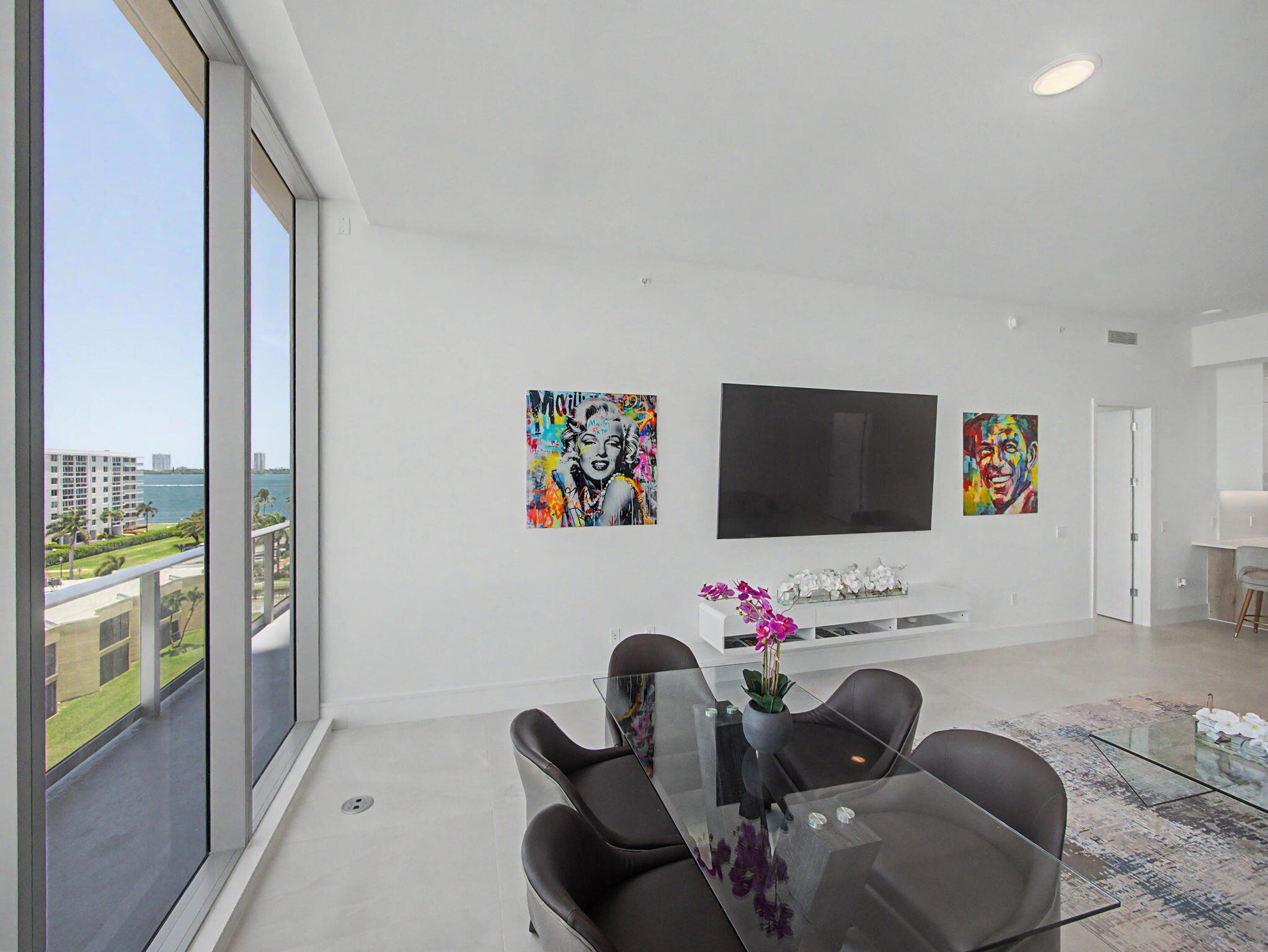 Nautilus 220 Condominium - Residential