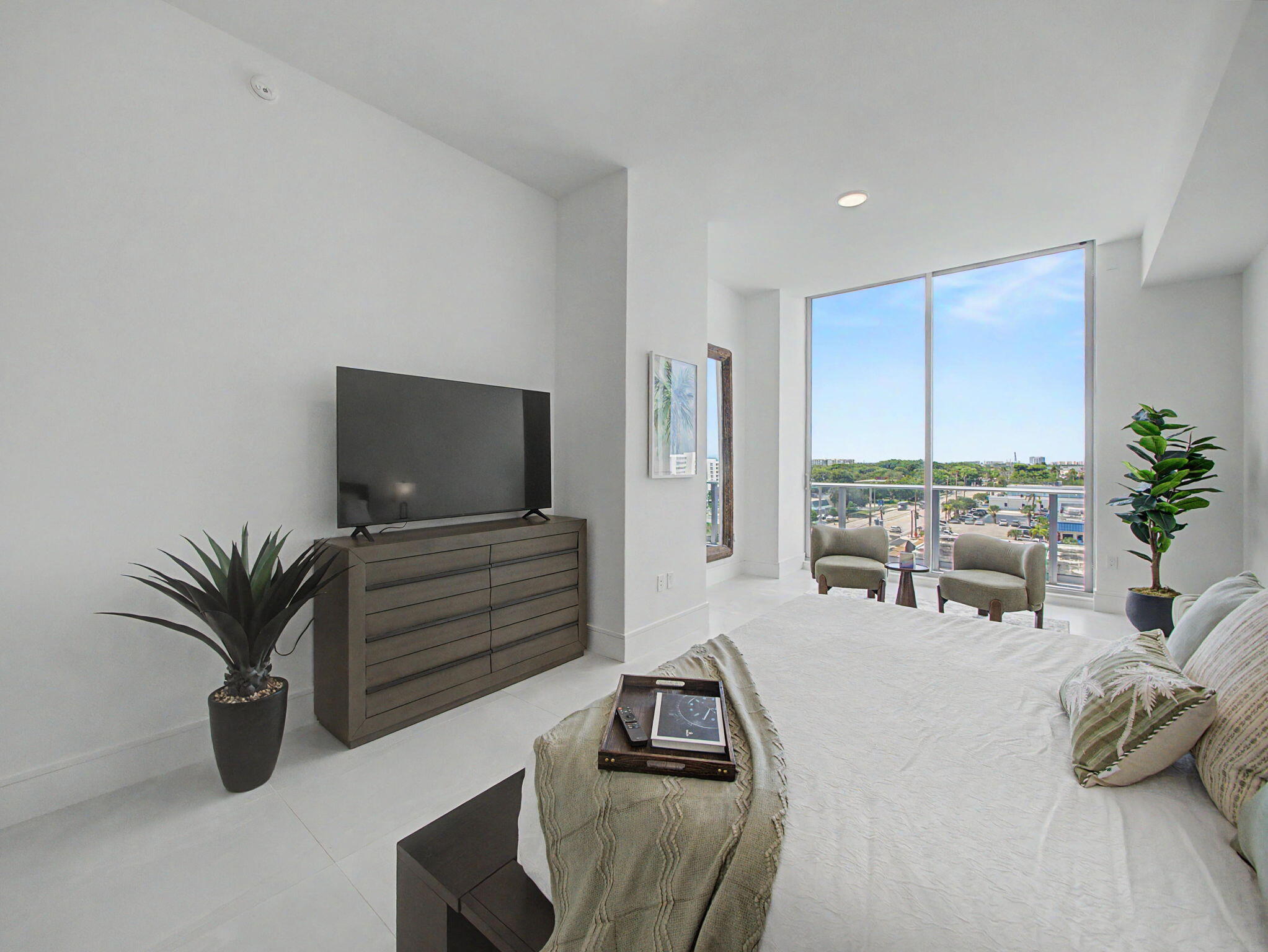 Nautilus 220 Condominium - Residential