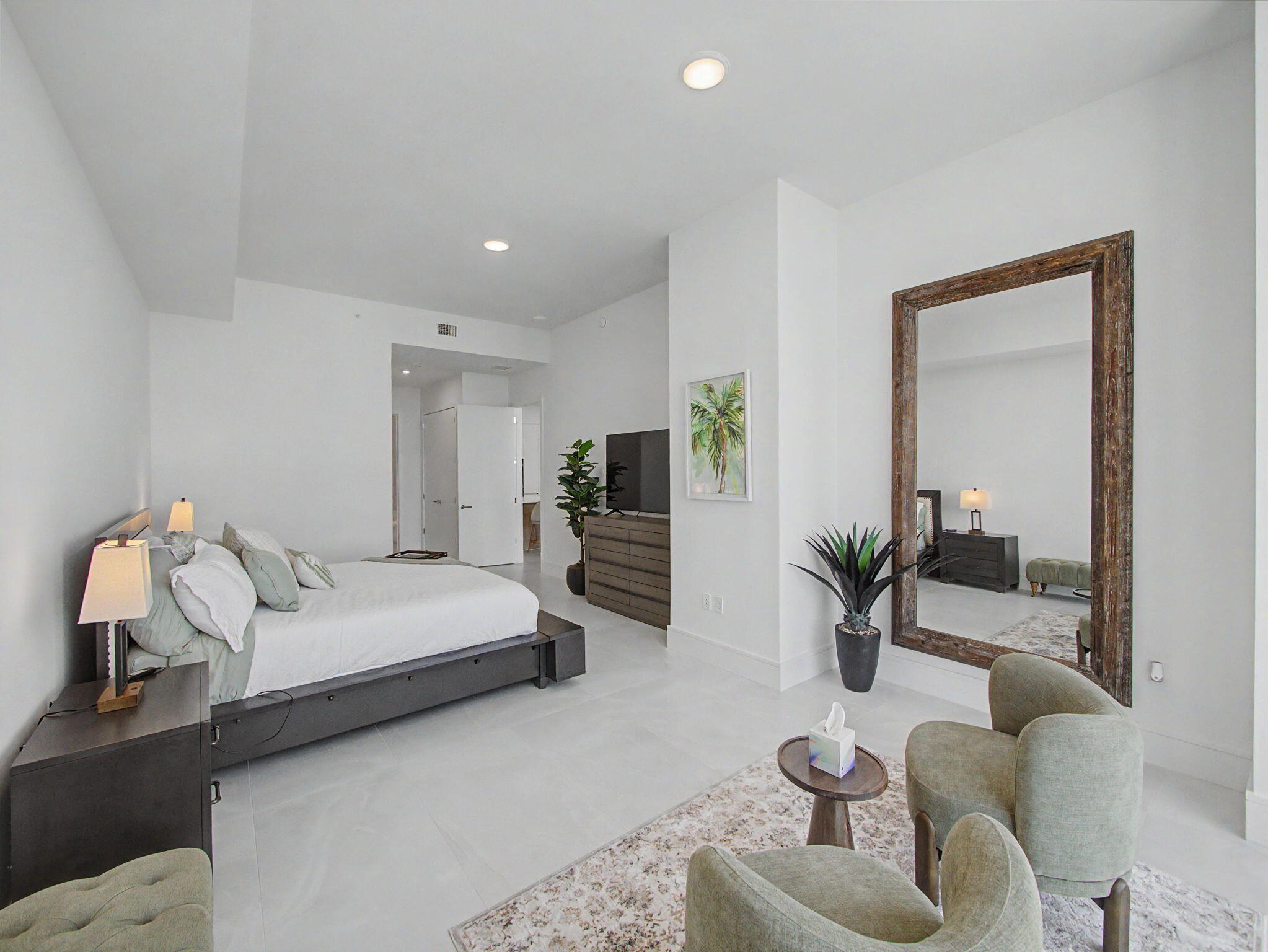 Nautilus 220 Condominium - Residential