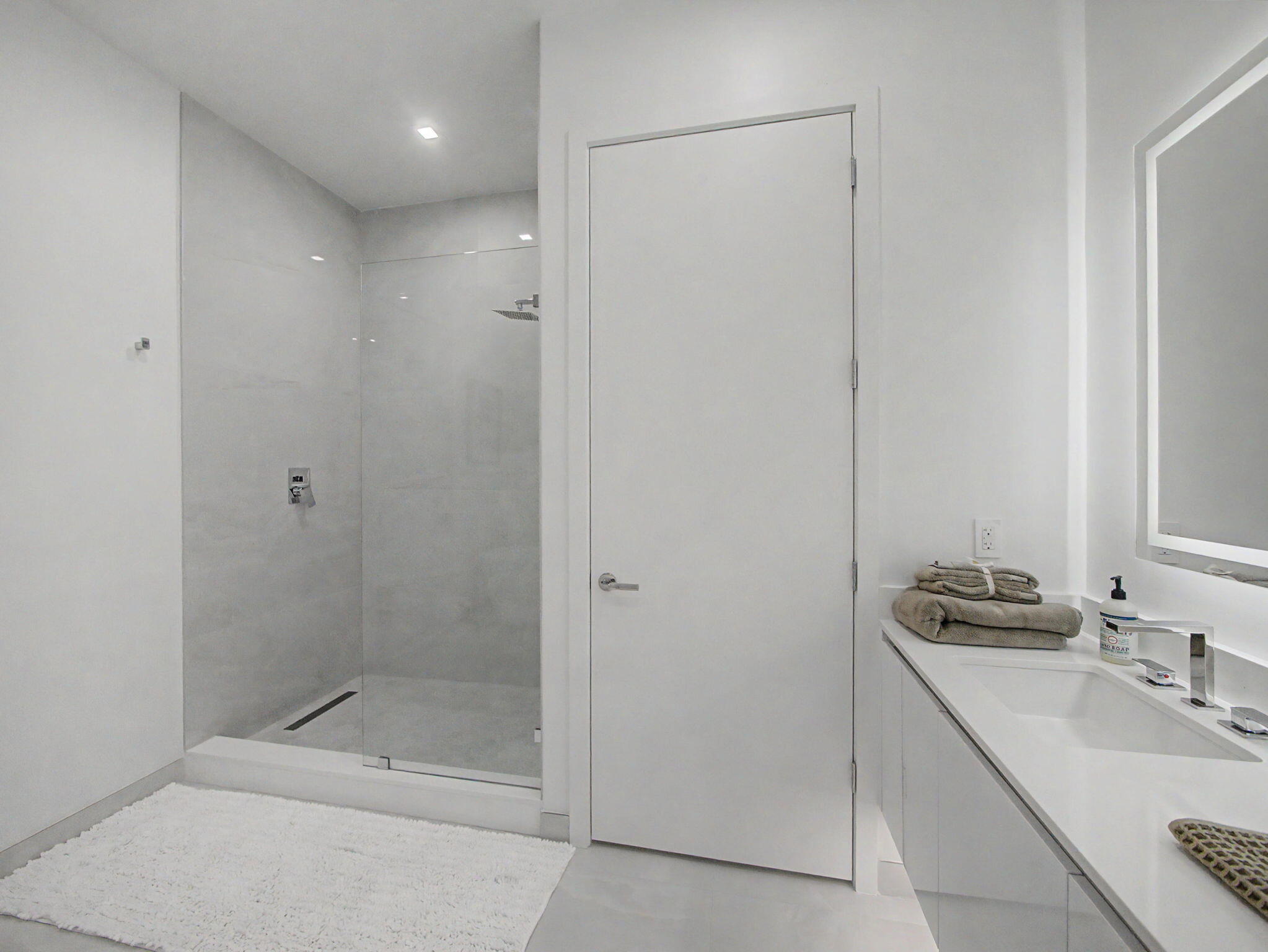 Nautilus 220 Condominium - Residential