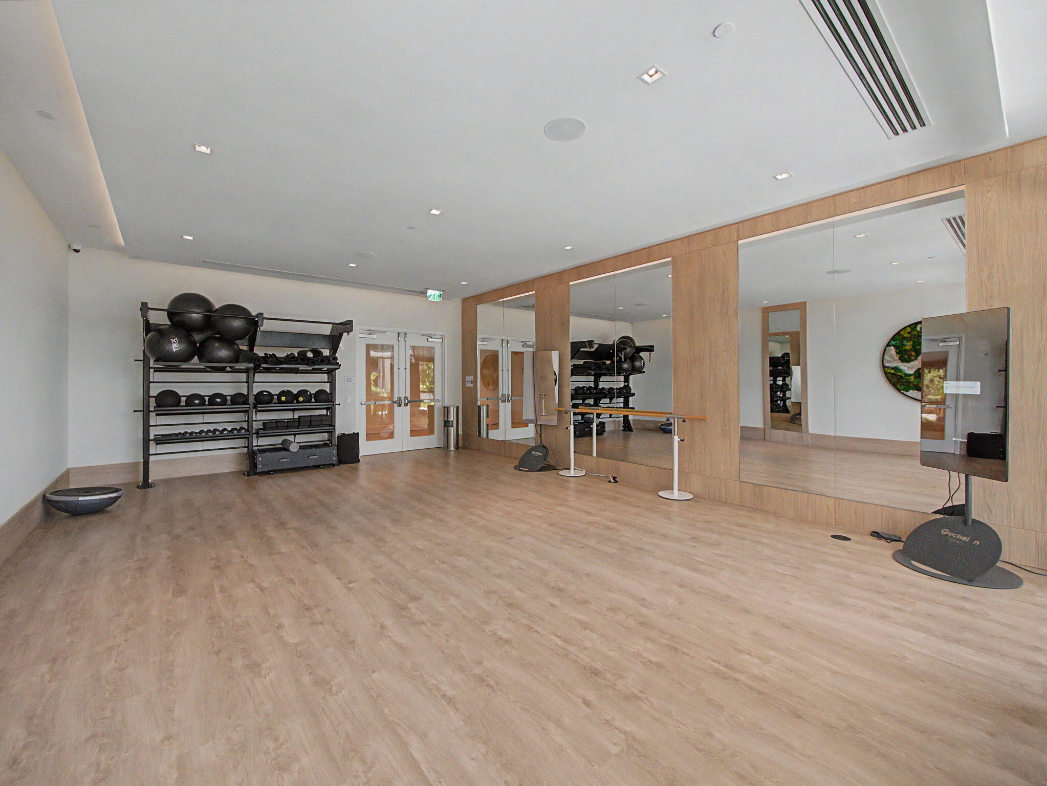 Nautilus 220 Condominium - Residential