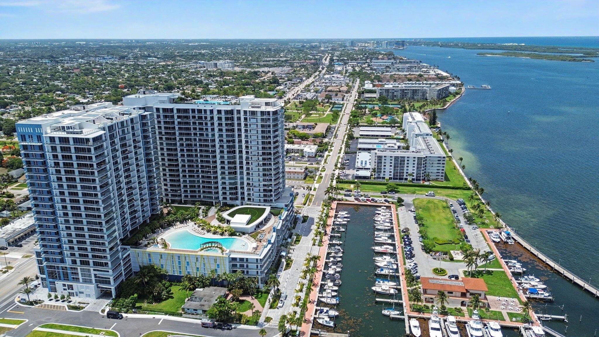 Nautilus 220 Condominium - Residential
