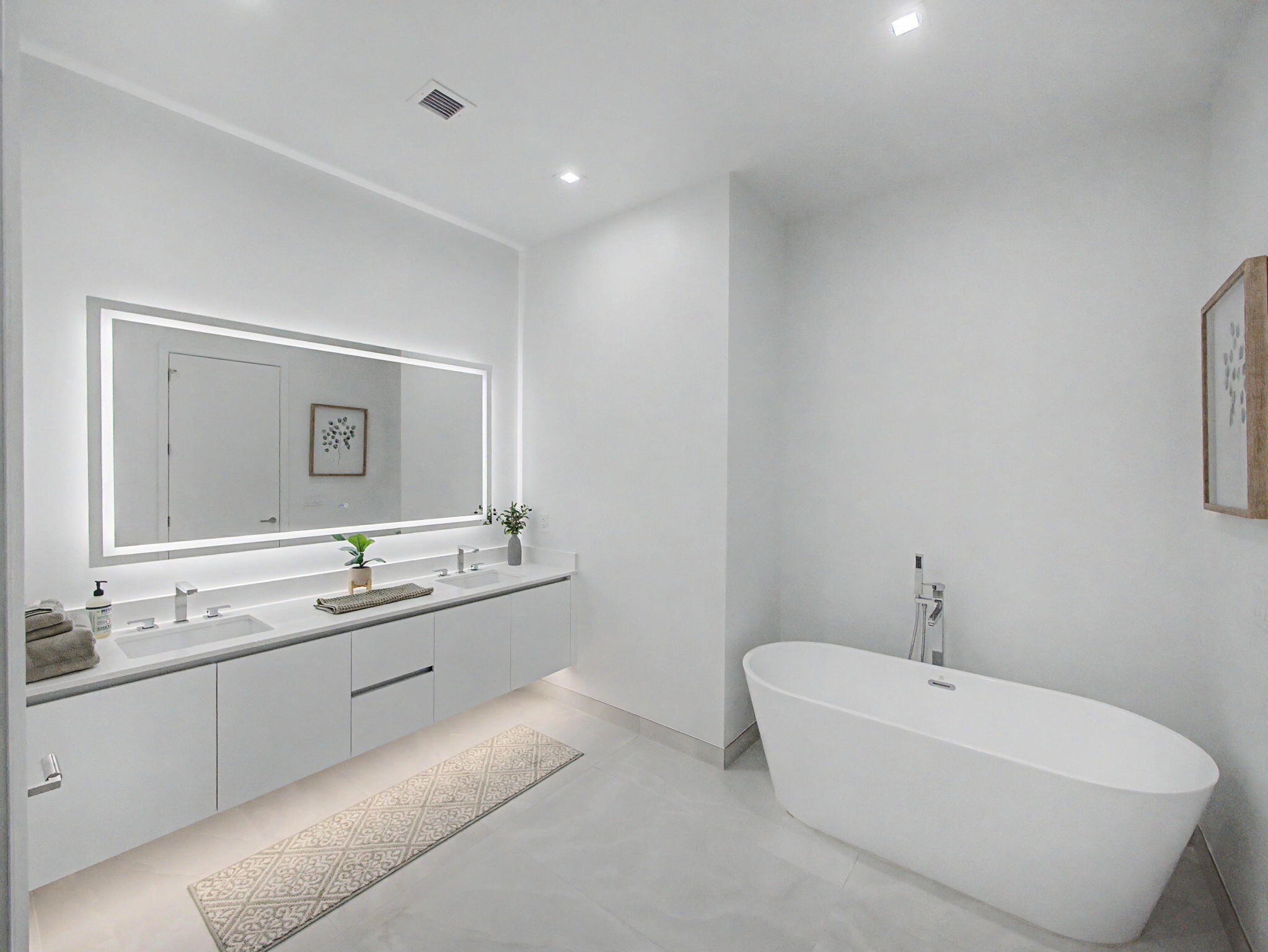 Nautilus 220 Condominium - Residential