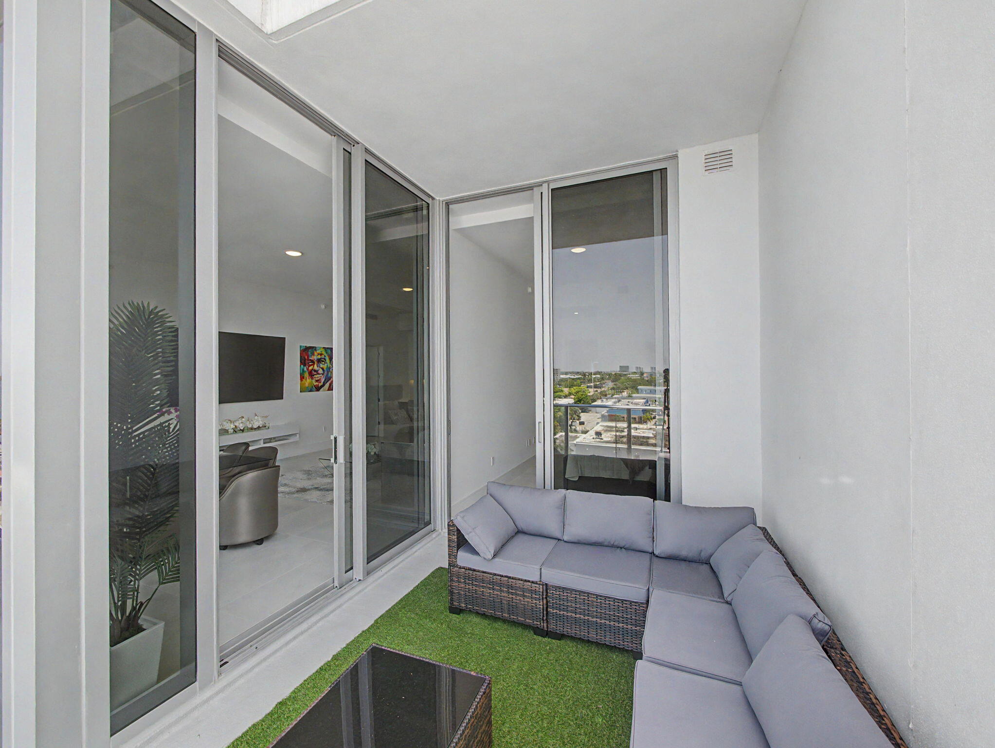 Nautilus 220 Condominium - Residential