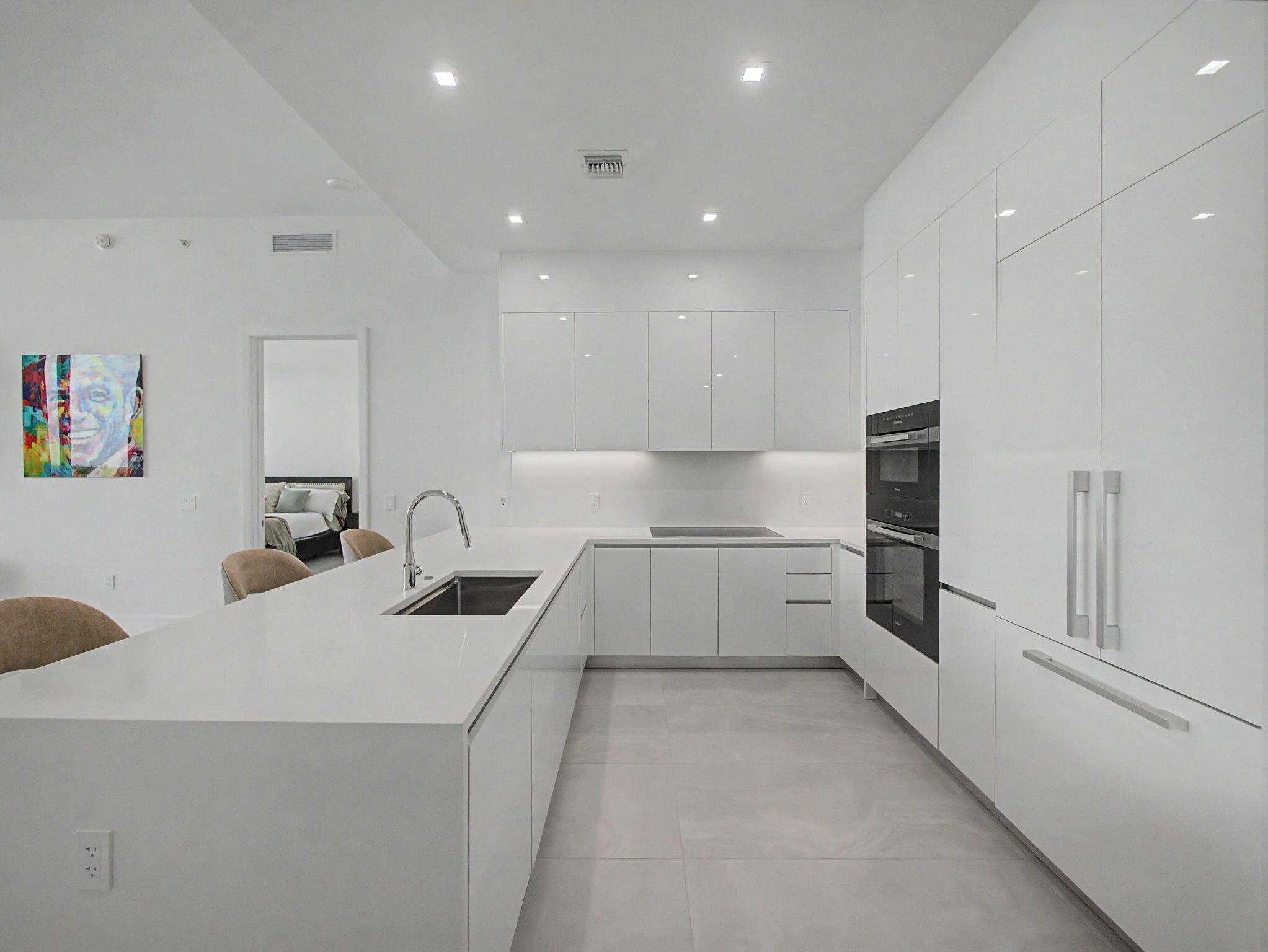 Nautilus 220 Condominium - Residential