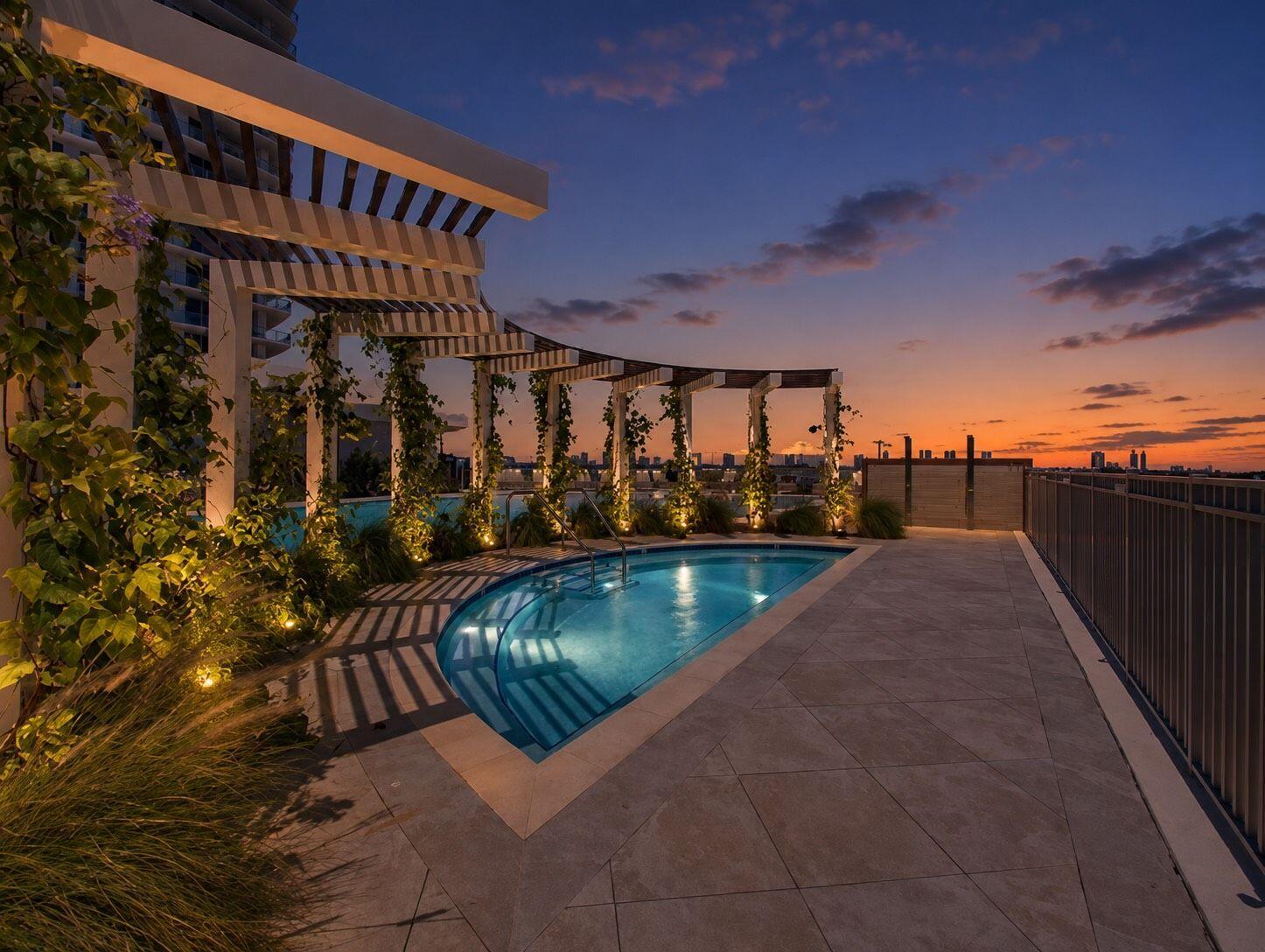 Nautilus 220 Condominium - Residential