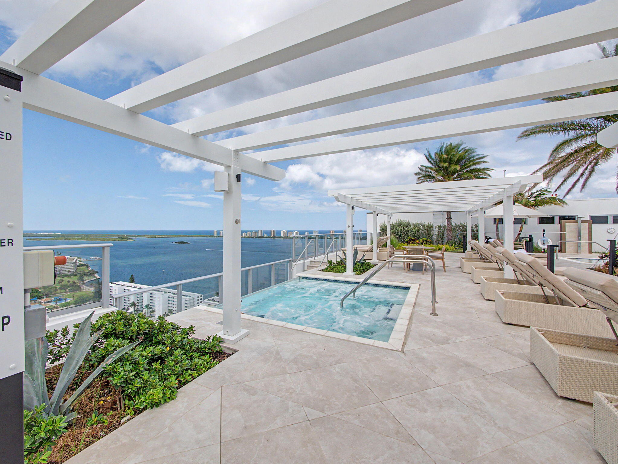 Nautilus 220 Condominium - Residential