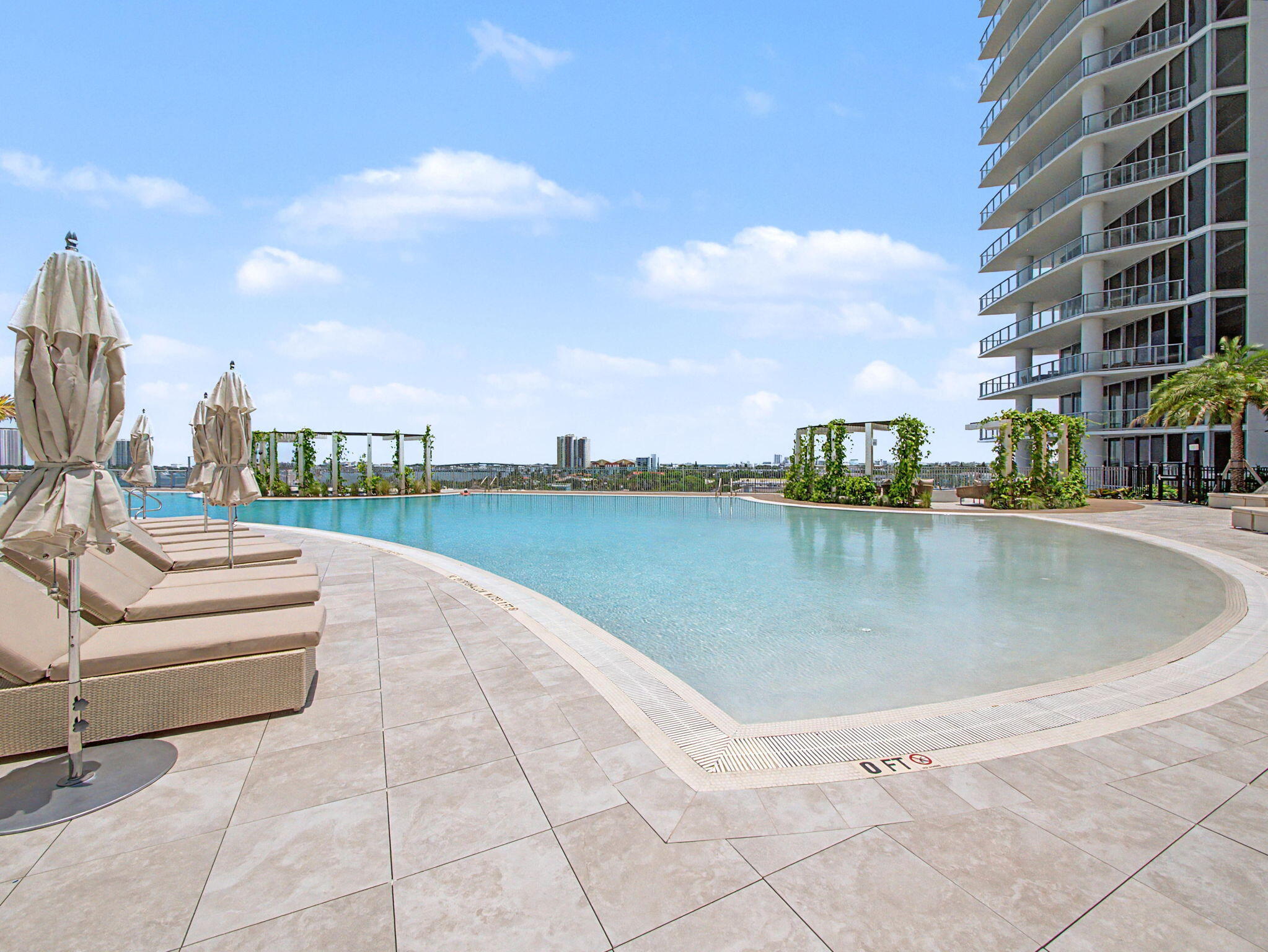 Nautilus 220 Condominium - Residential