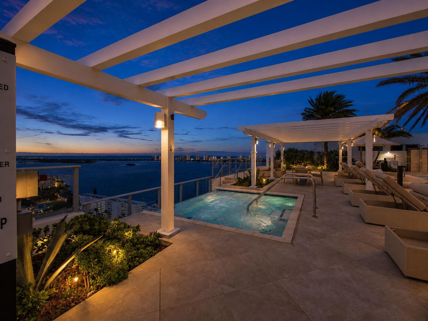 Nautilus 220 Condominium - Residential