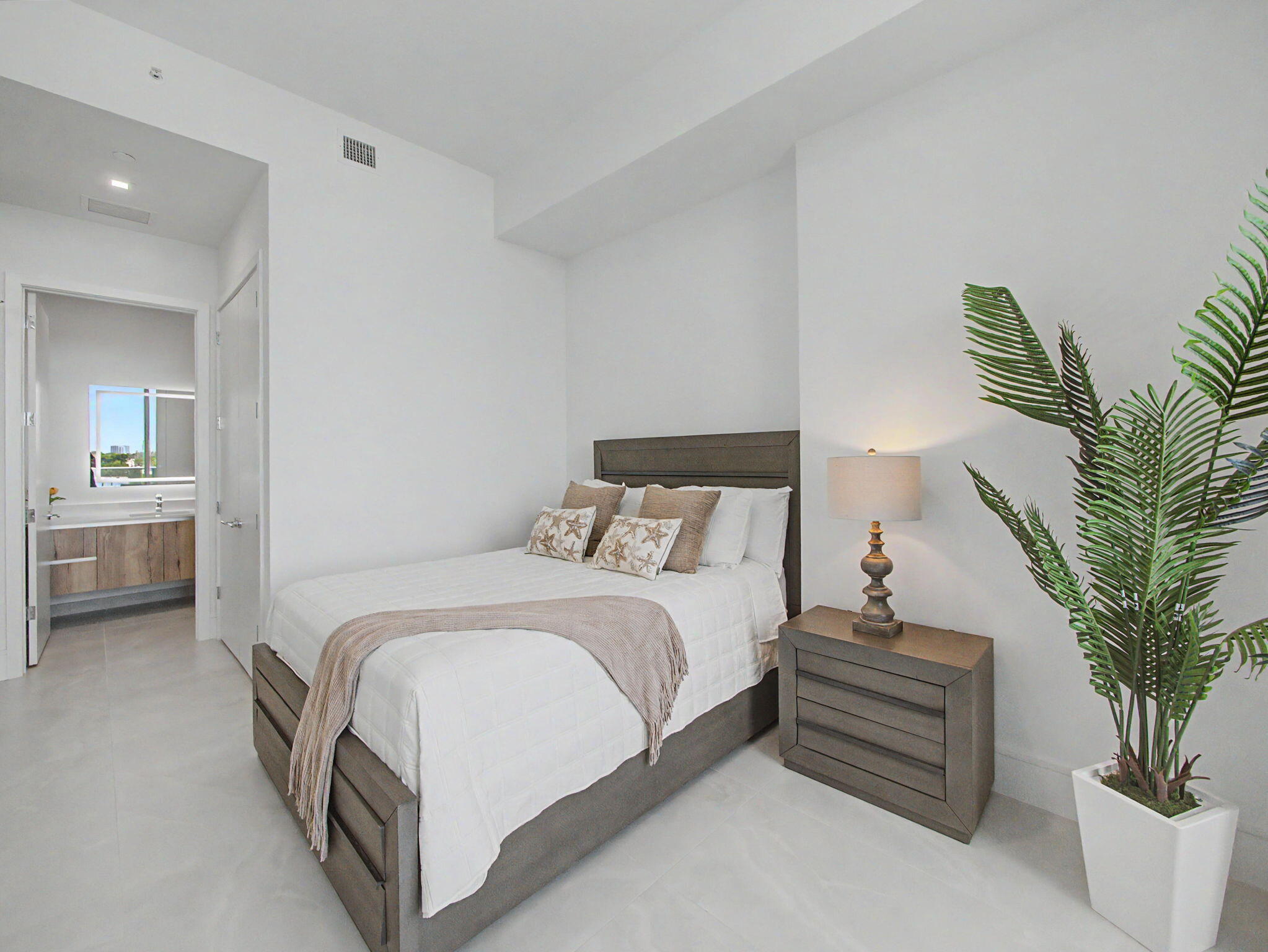 Nautilus 220 Condominium - Residential