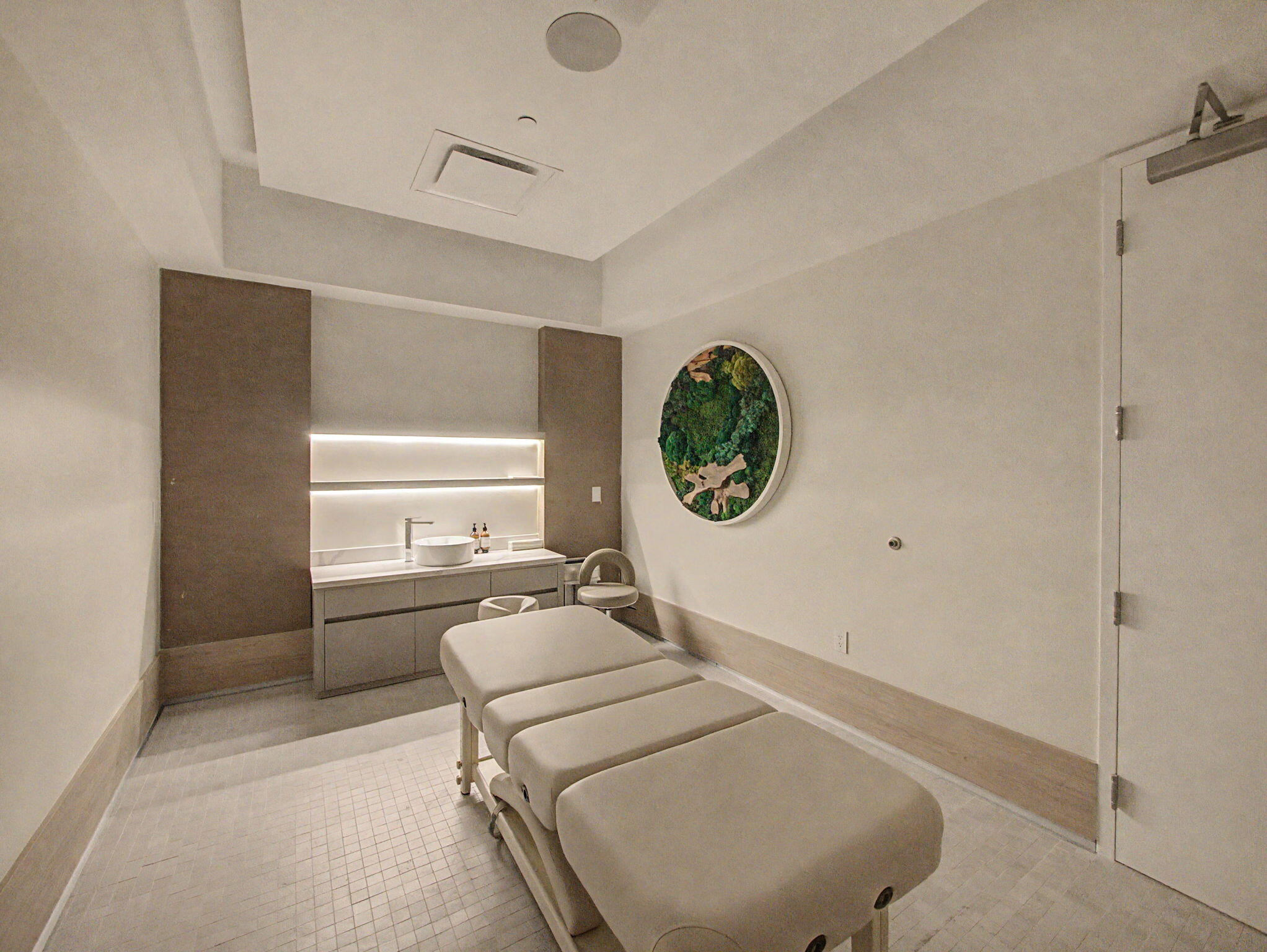 Nautilus 220 Condominium - Residential