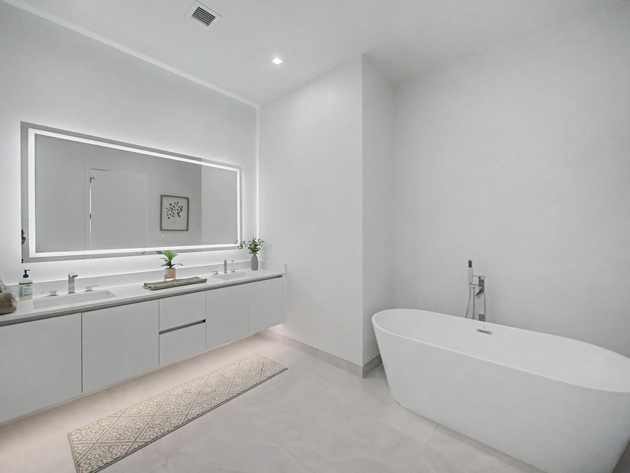 Nautilus 220 Condominium - Residential