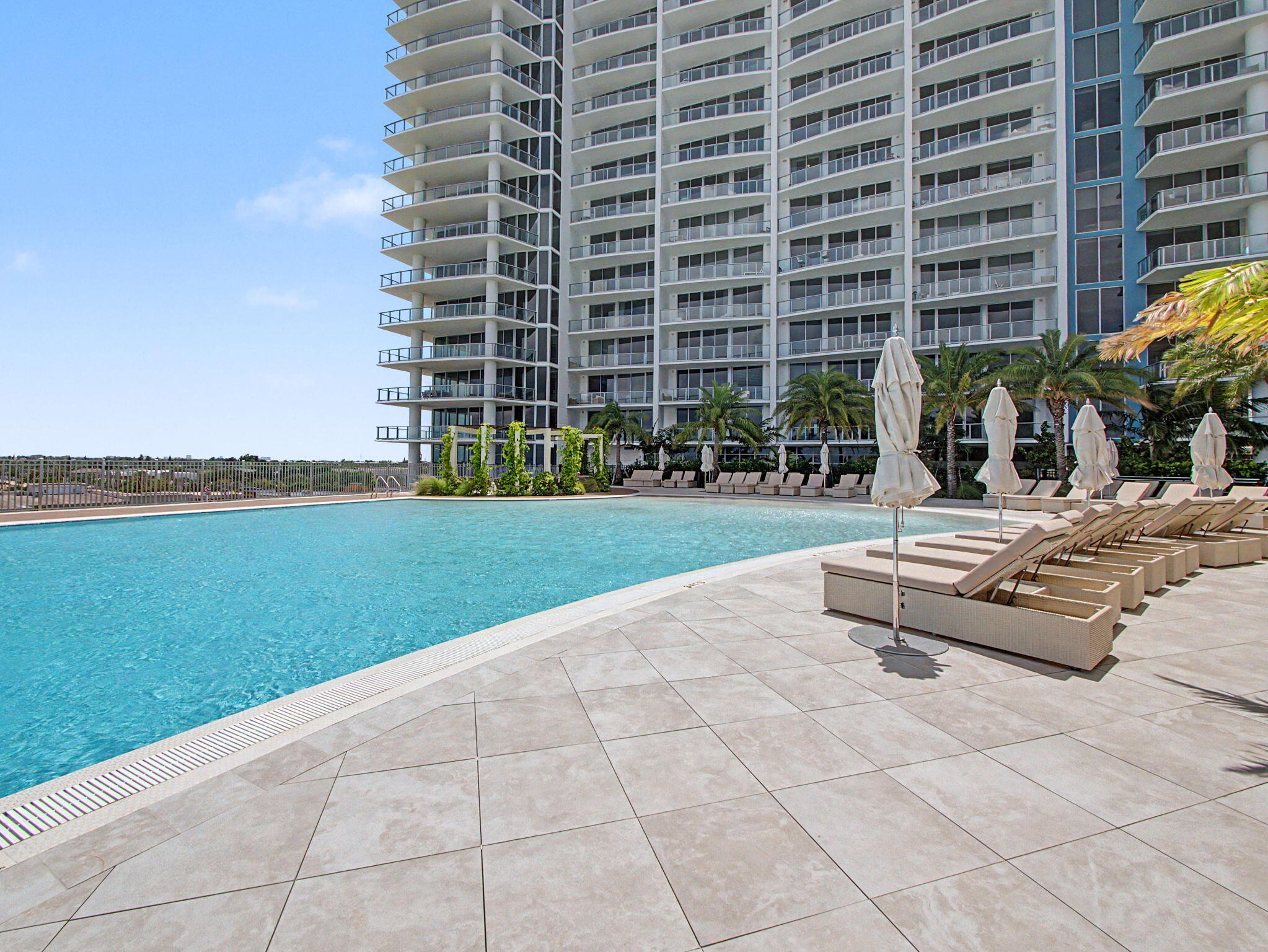 Nautilus 220 Condominium - Residential