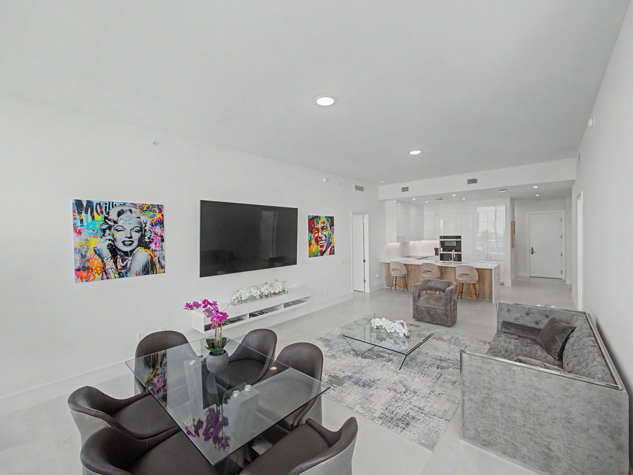 Nautilus 220 Condominium - Residential
