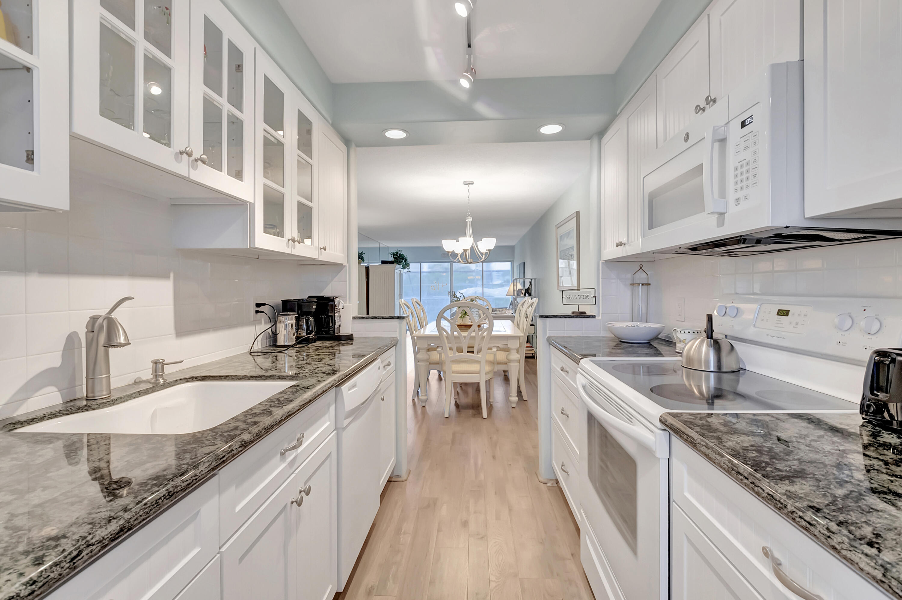 PENTHOUSE DELRAY CONDO - Residential Lease