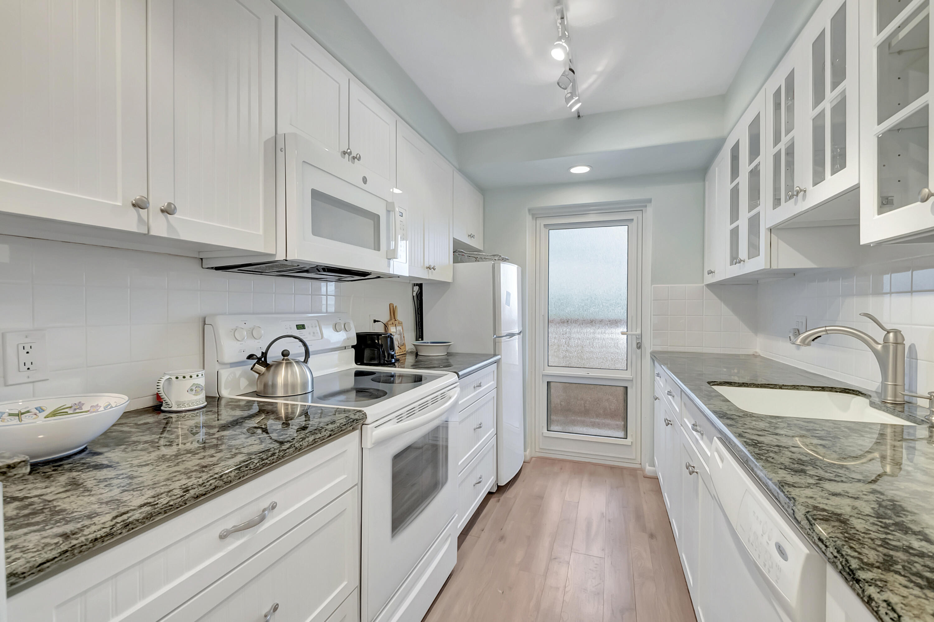 PENTHOUSE DELRAY CONDO - Residential Lease