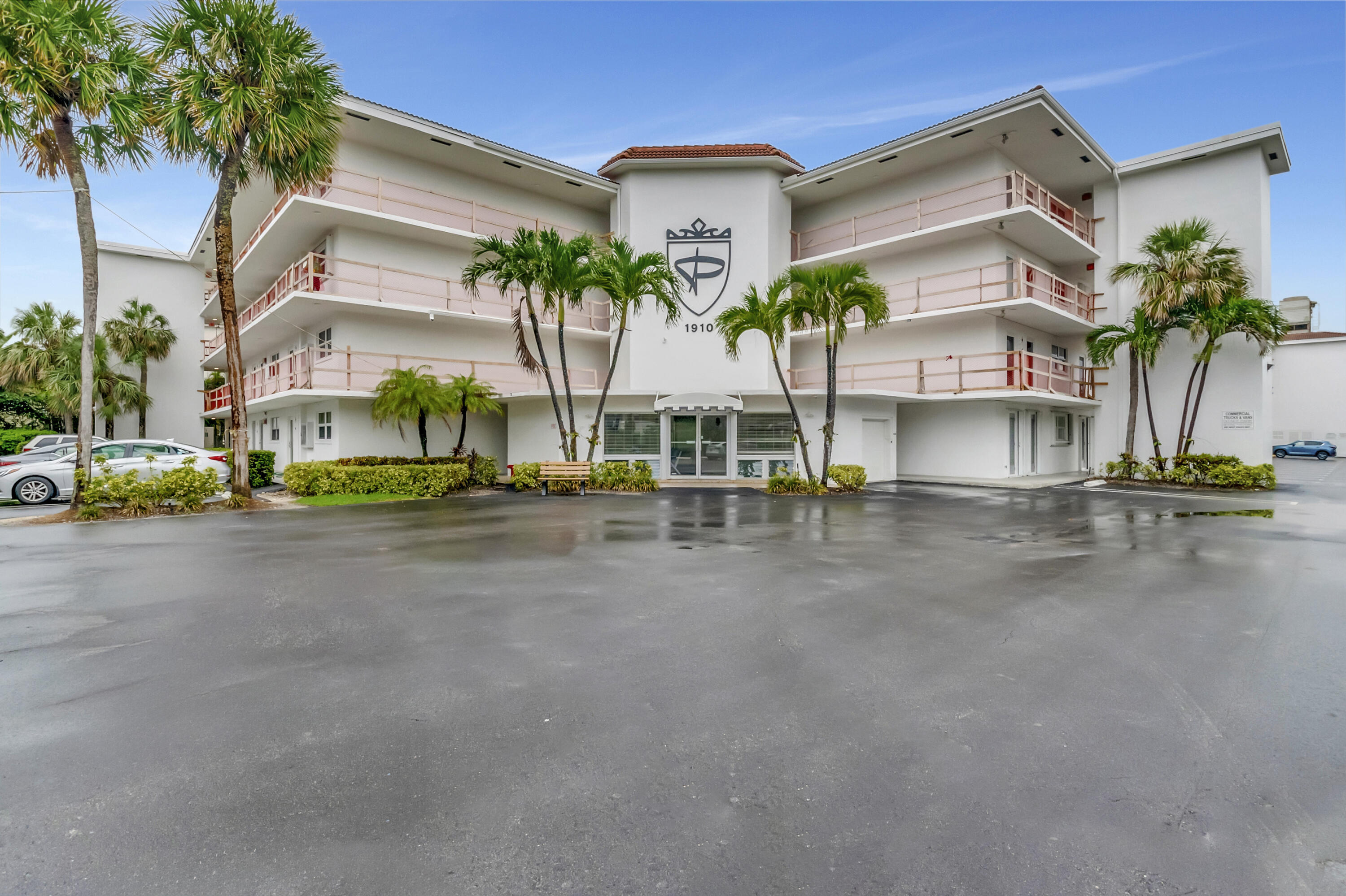PENTHOUSE DELRAY CONDO - Residential Lease