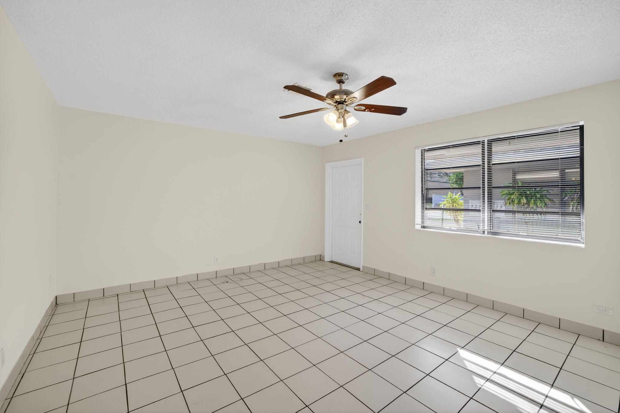 F A BARRETTS SUB OF W1/2 - Residential Lease