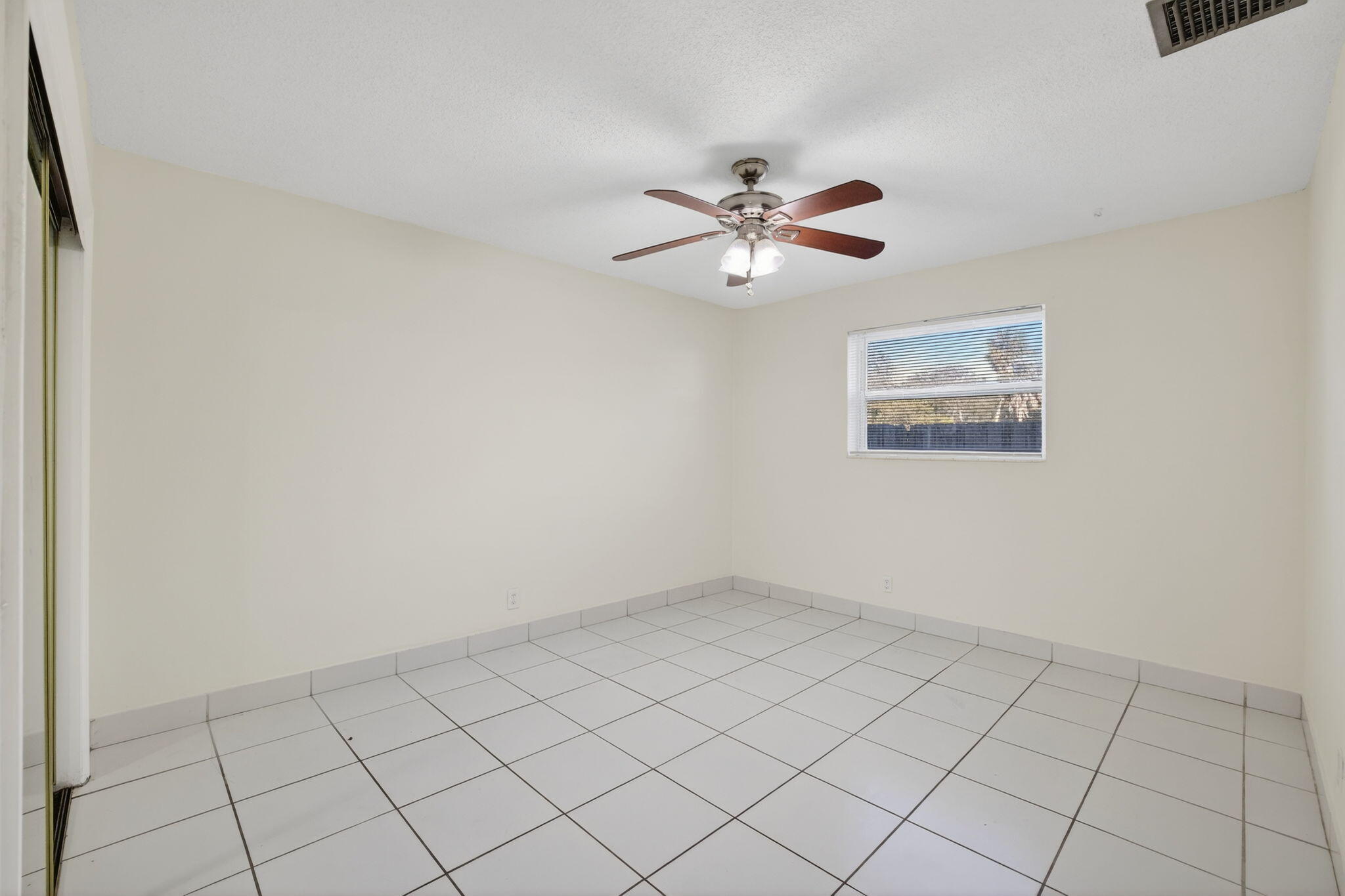 F A BARRETTS SUB OF W1/2 - Residential Lease