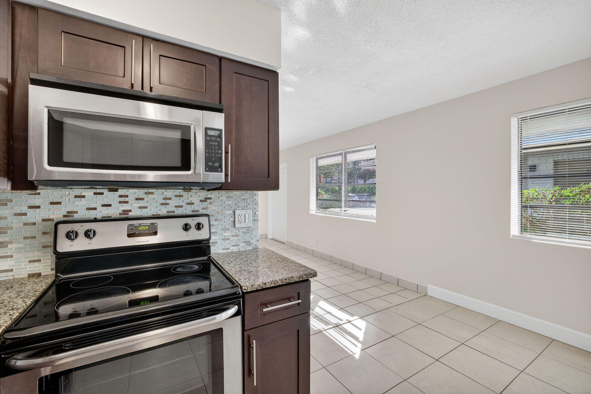 F A BARRETTS SUB OF W1/2 - Residential Lease