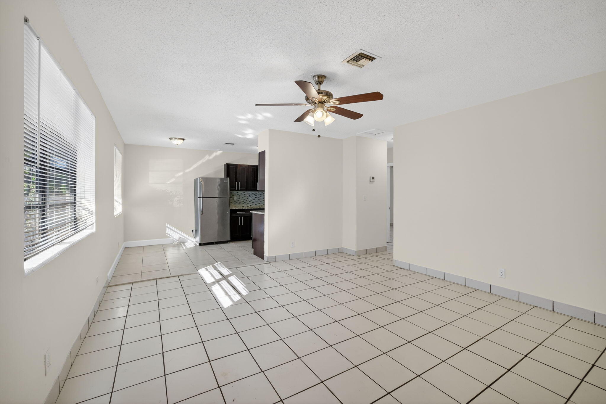 F A BARRETTS SUB OF W1/2 - Residential Lease
