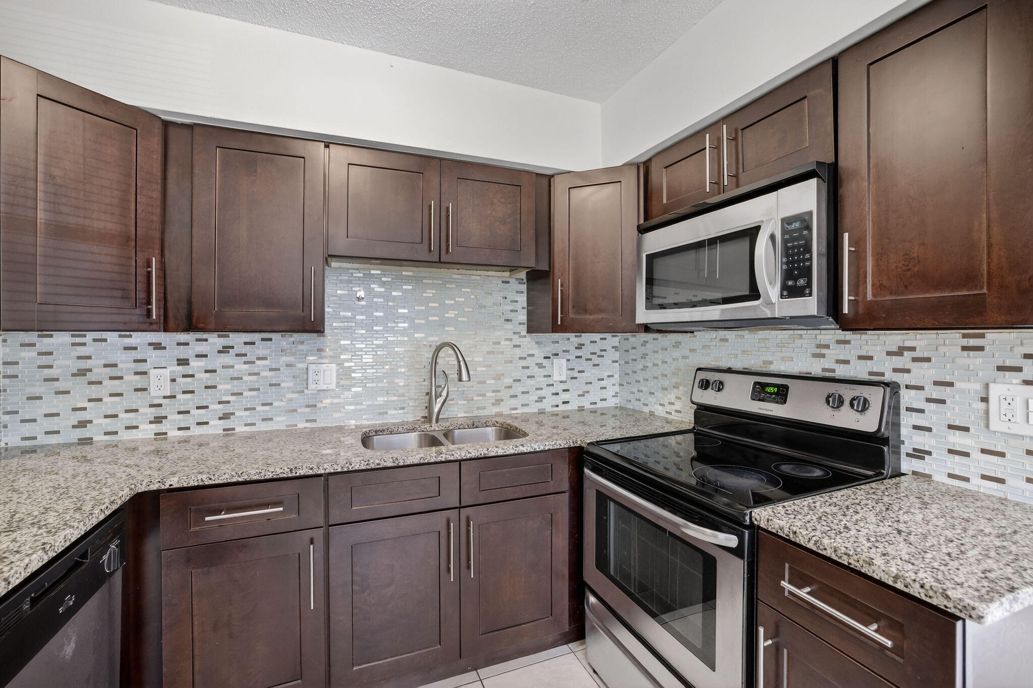 F A BARRETTS SUB OF W1/2 - Residential Lease
