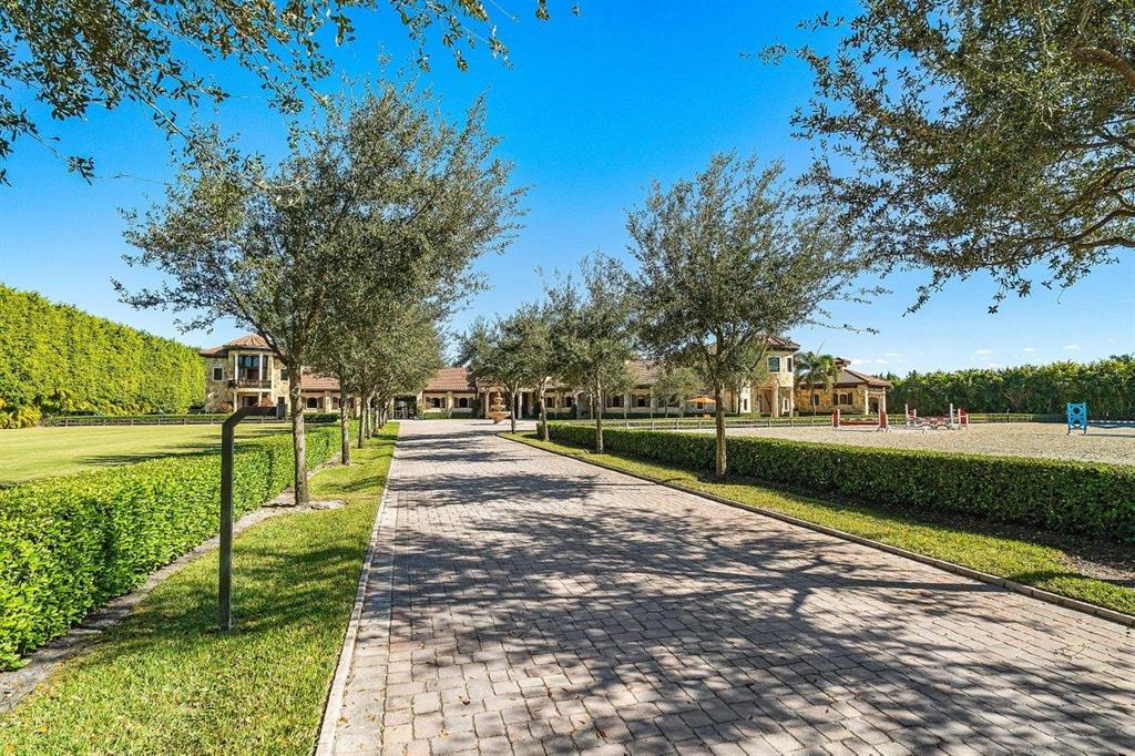 GRAND PRIX FARMS - Residential
