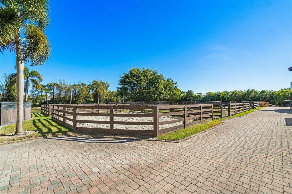 GRAND PRIX FARMS - Residential