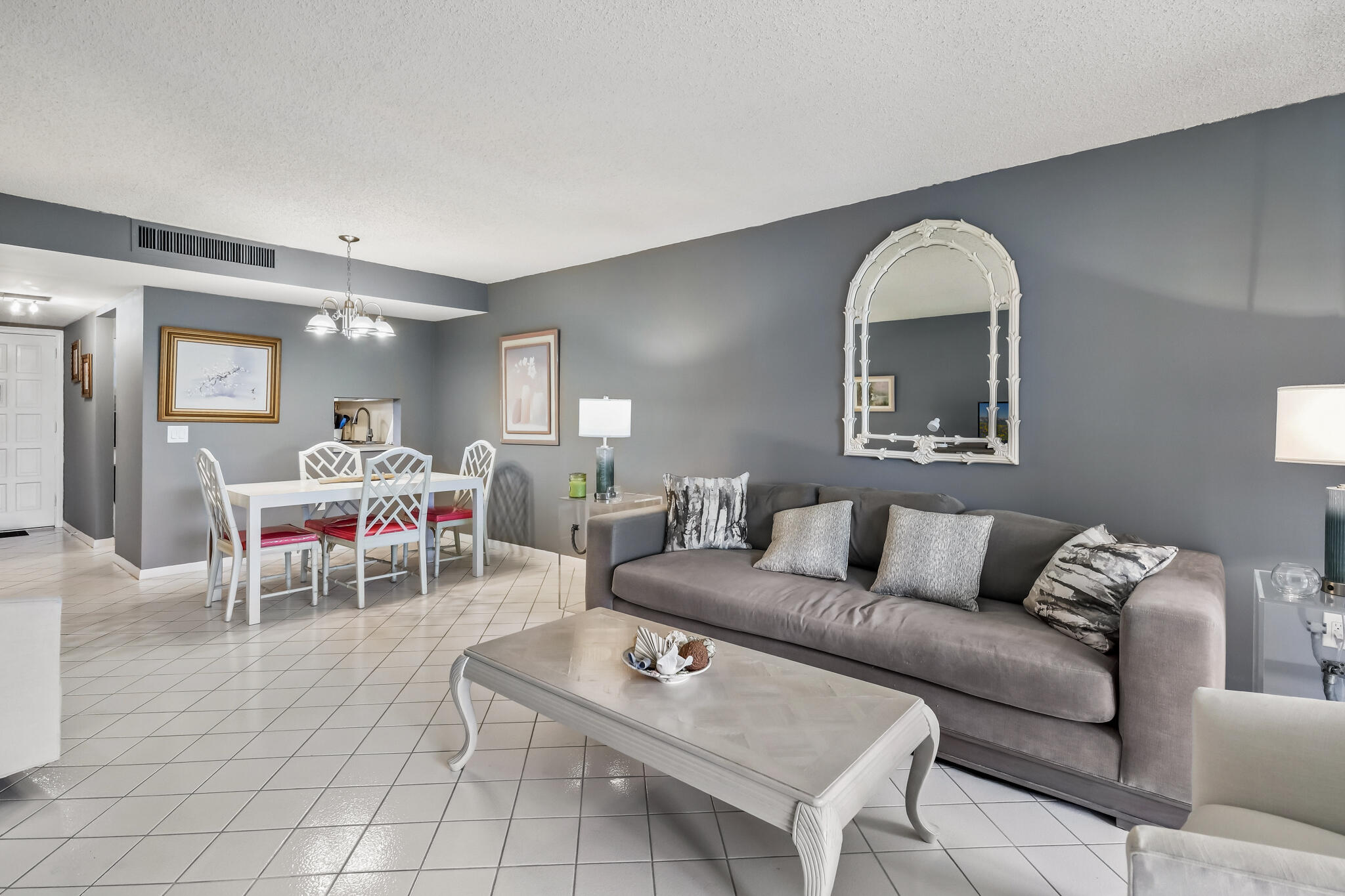 FOUNTAINS OF PALM BEACH CONDO 5 - Residential