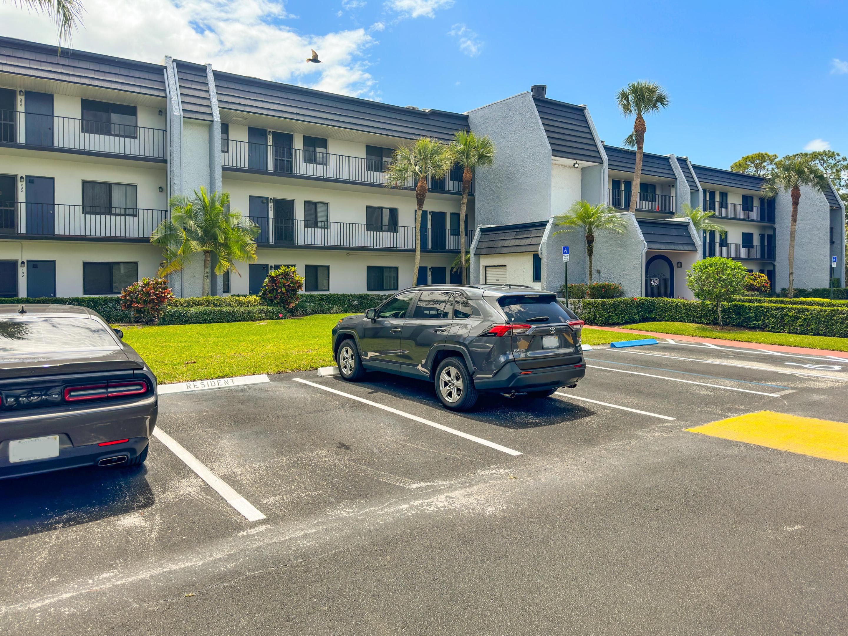 FOUNTAINS OF PALM BEACH CONDO 5 - Residential