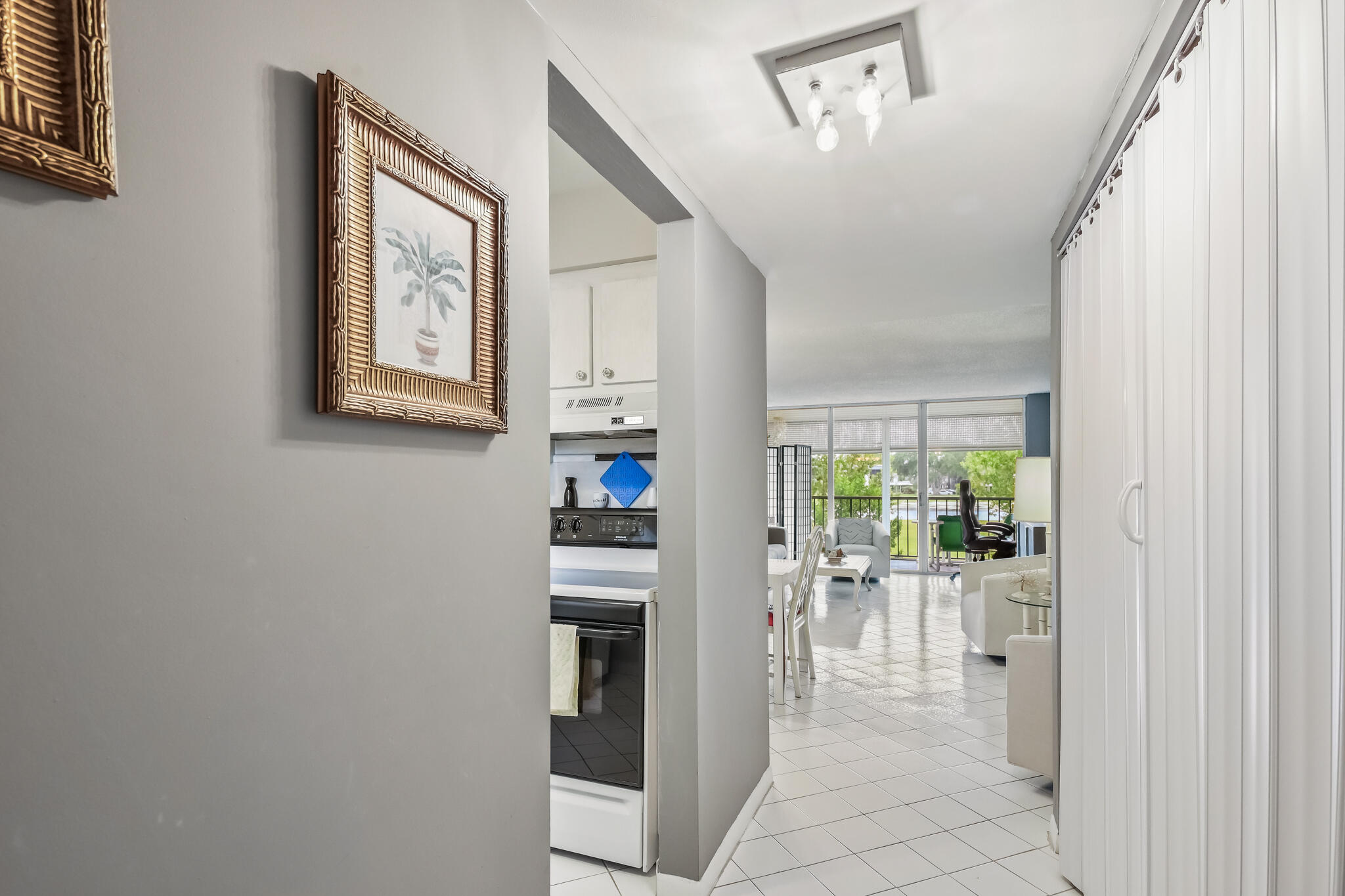 FOUNTAINS OF PALM BEACH CONDO 5 - Residential