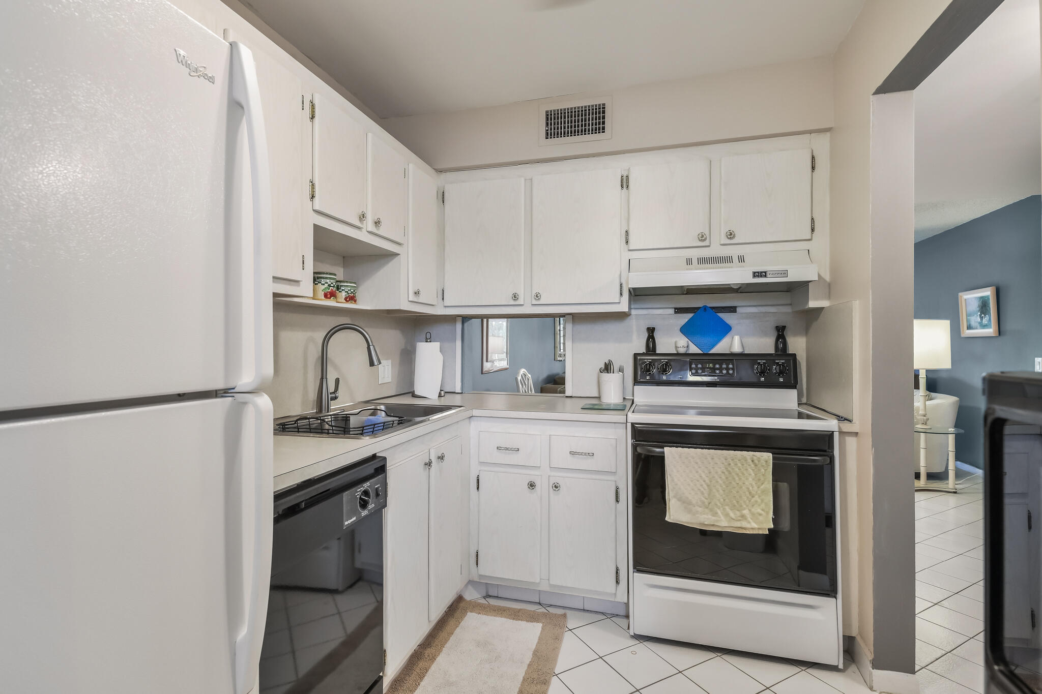 FOUNTAINS OF PALM BEACH CONDO 5 - Residential