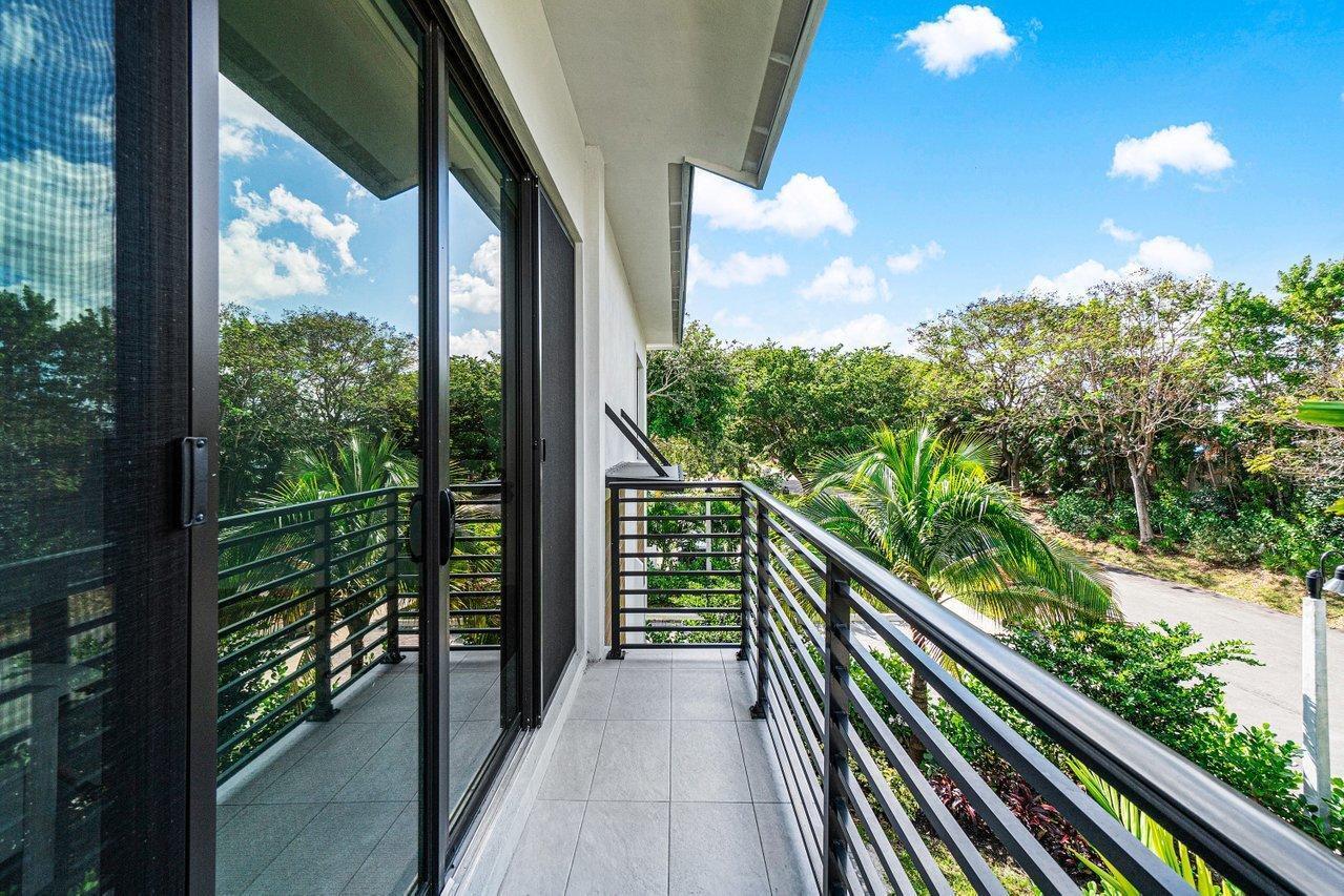 DELRAY 7 TOWNHOMES - Residential Lease