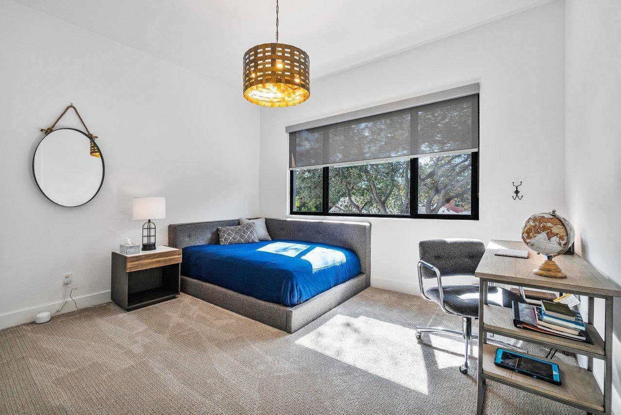 DELRAY 7 TOWNHOMES - Residential Lease