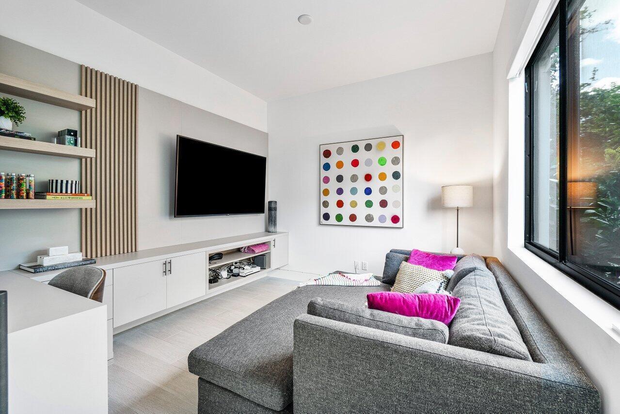 DELRAY 7 TOWNHOMES - Residential Lease