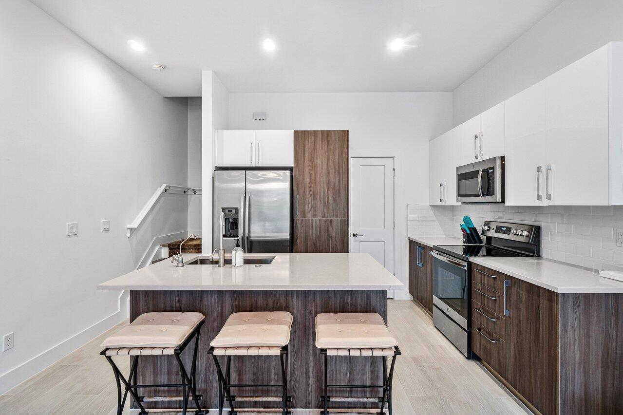 DELRAY 7 TOWNHOMES - Residential Lease