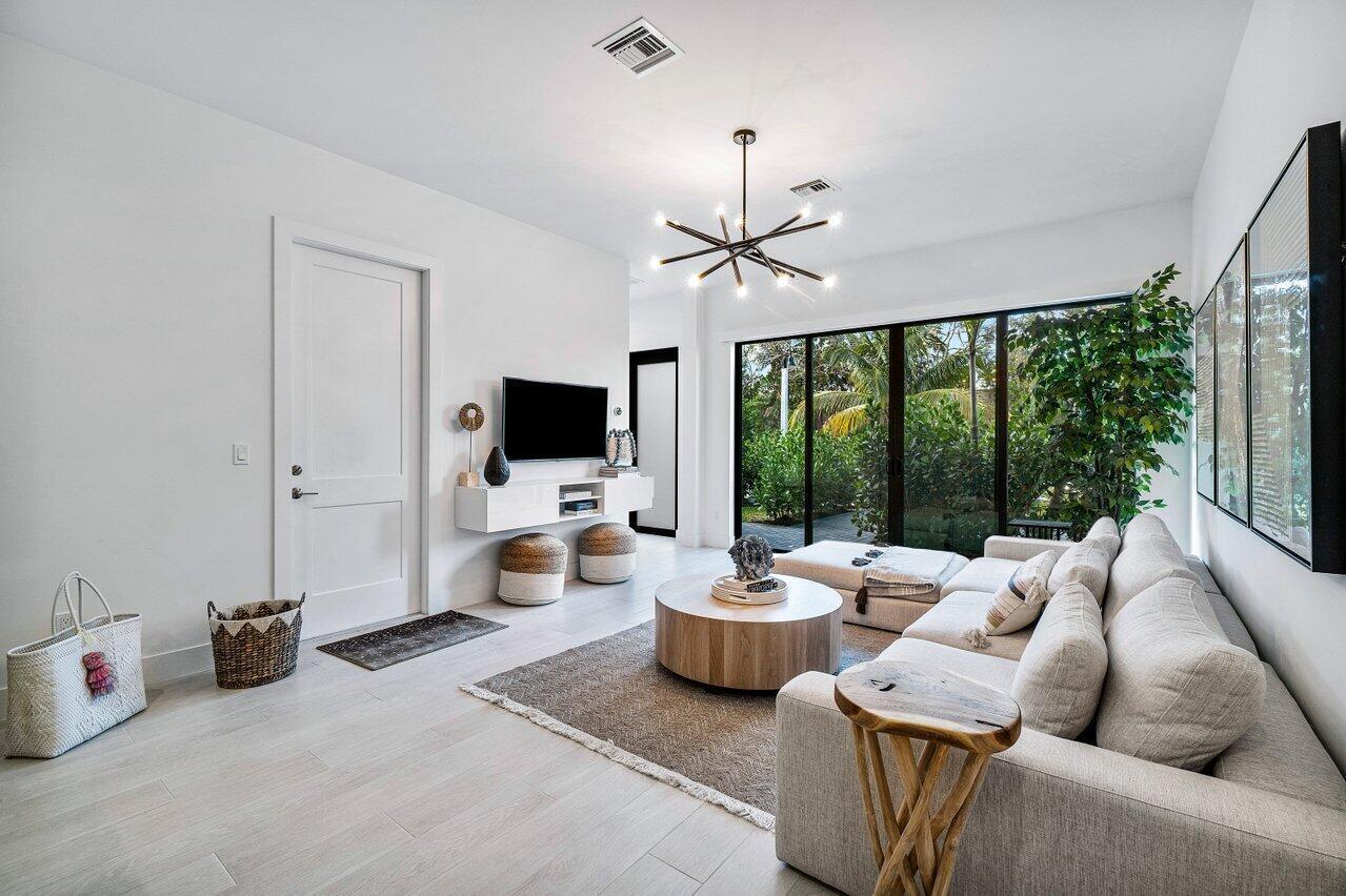 DELRAY 7 TOWNHOMES - Residential Lease