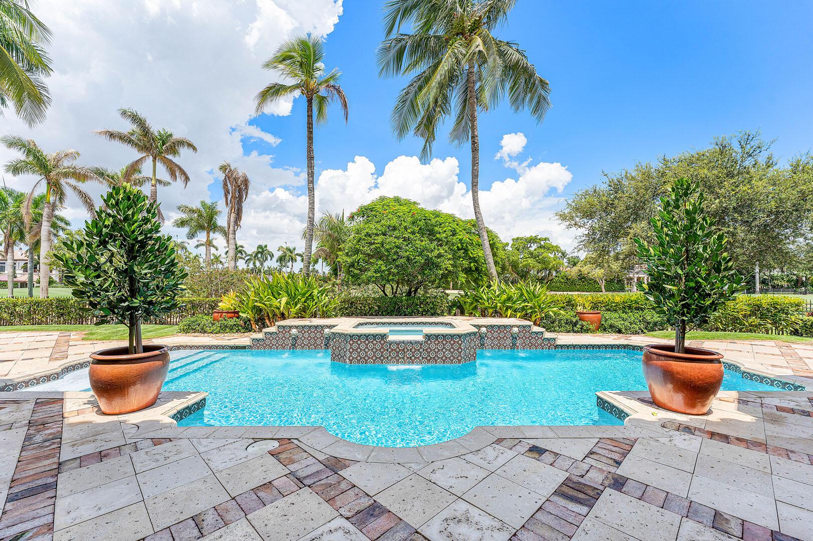 ROYAL PALM YACHT & COUNTRY CLUB - Residential