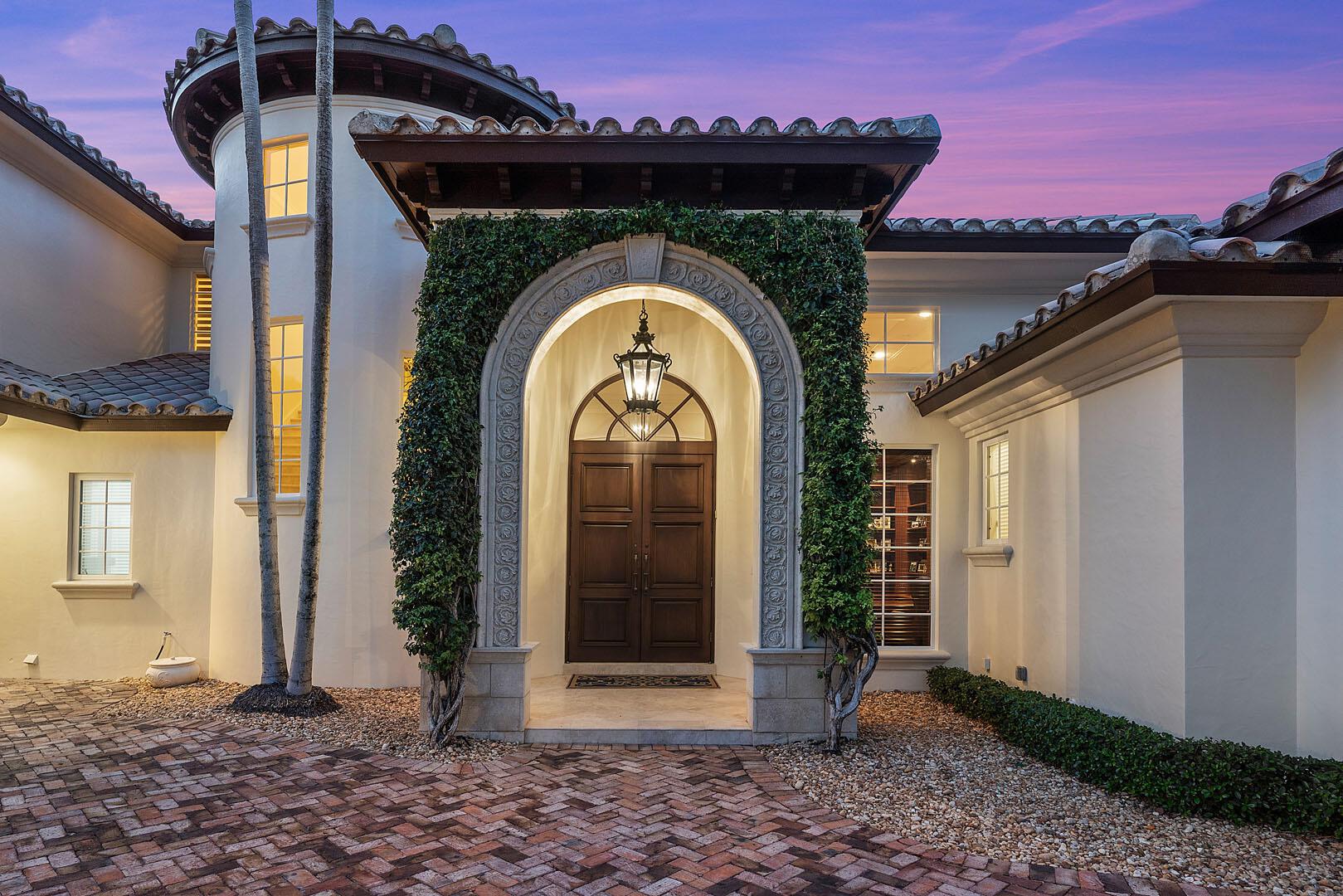 ROYAL PALM YACHT & COUNTRY CLUB - Residential
