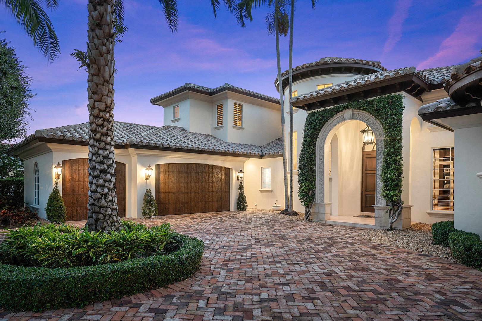 ROYAL PALM YACHT & COUNTRY CLUB - Residential