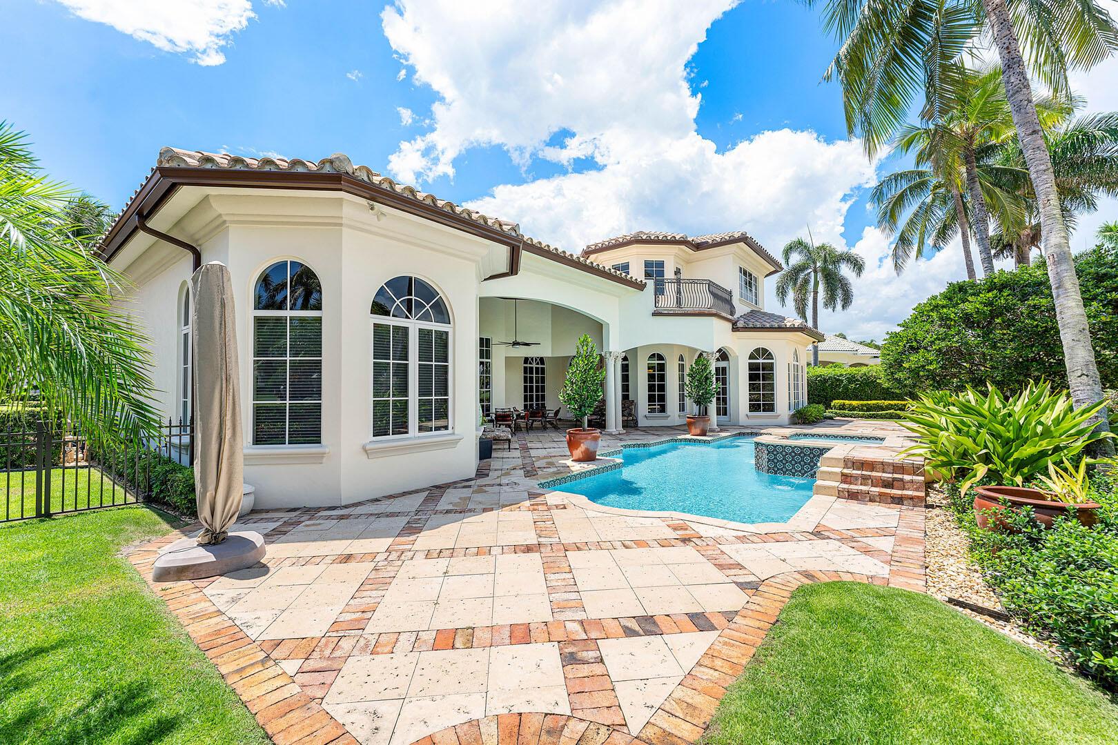 ROYAL PALM YACHT & COUNTRY CLUB - Residential