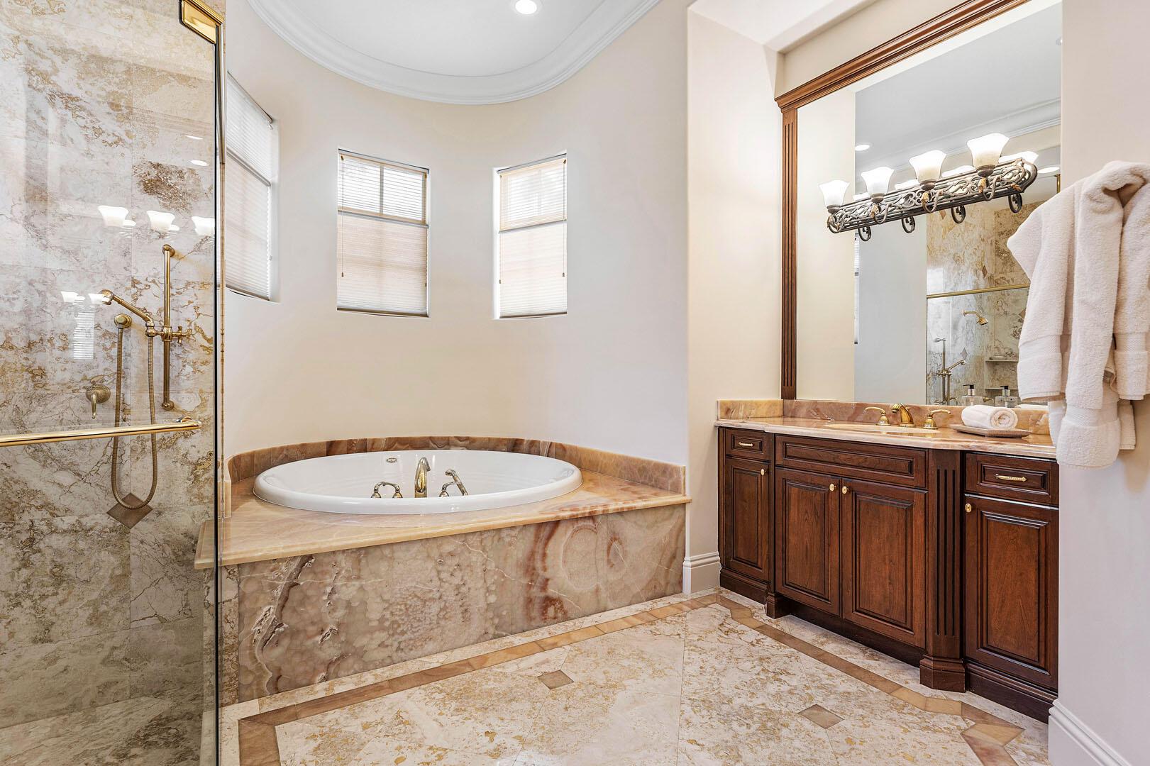 ROYAL PALM YACHT & COUNTRY CLUB - Residential