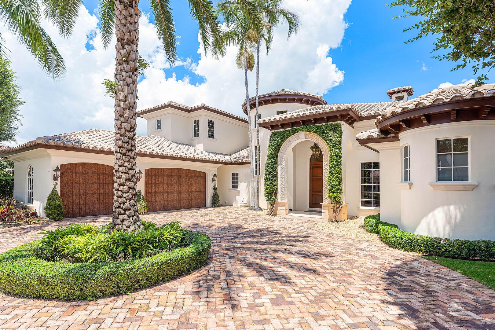 ROYAL PALM YACHT & COUNTRY CLUB - Residential