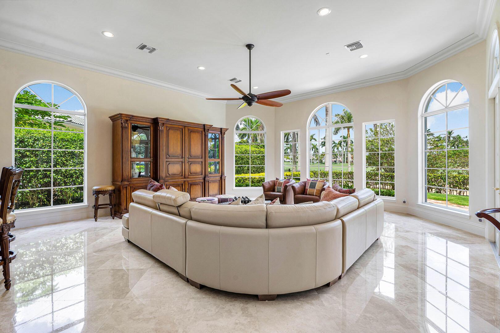 ROYAL PALM YACHT & COUNTRY CLUB - Residential