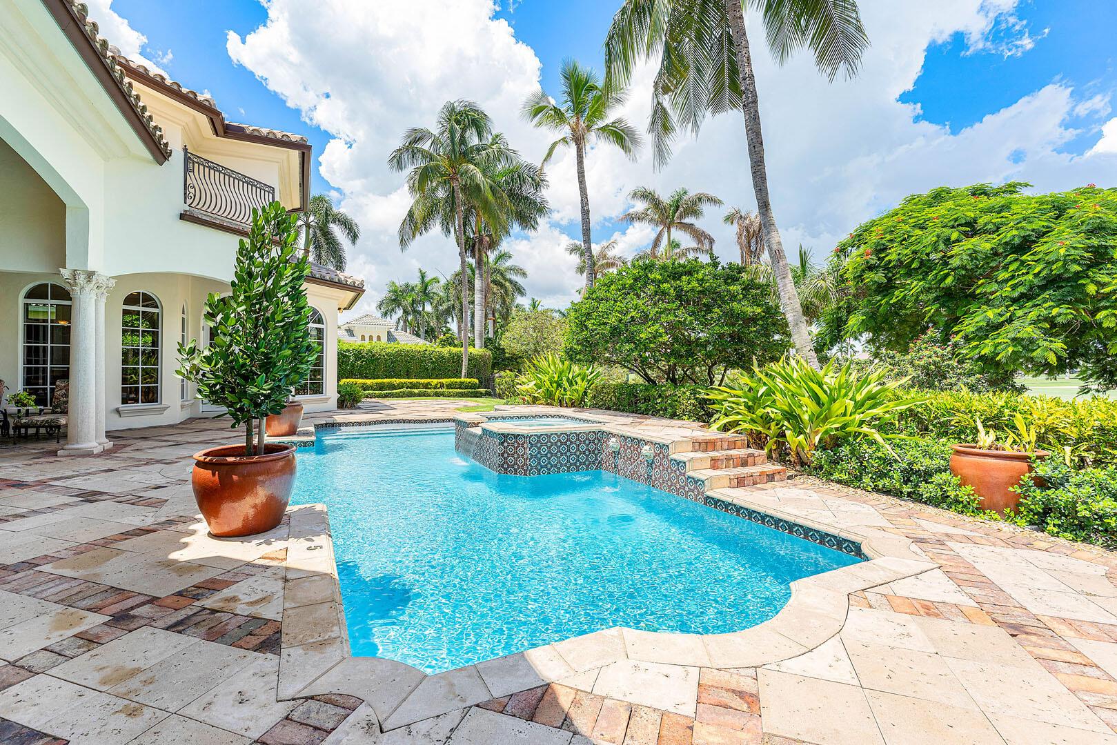 ROYAL PALM YACHT & COUNTRY CLUB - Residential