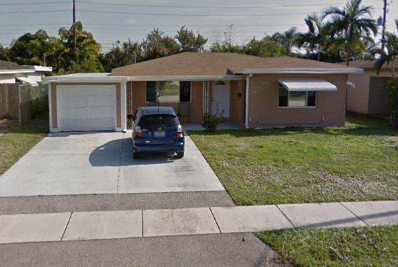 This 3BR/2 BA home is Centrally located and nicely kept. It is1,300 SQ FT close to Commercial Blvd. Walking distance to shopping center and public transportation.