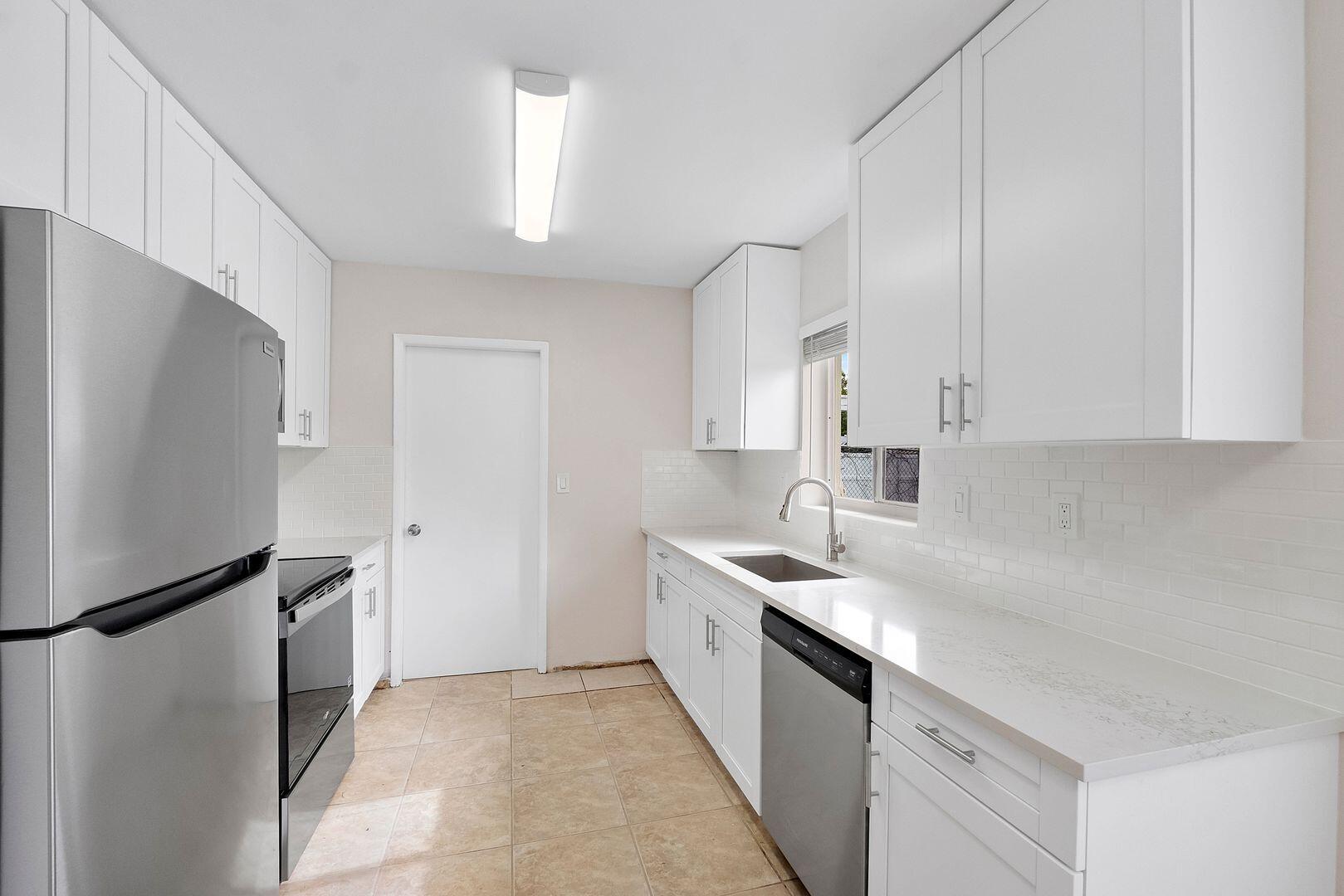 NORTH ANDREWS GARDENS 2ND ADD - Residential Lease
